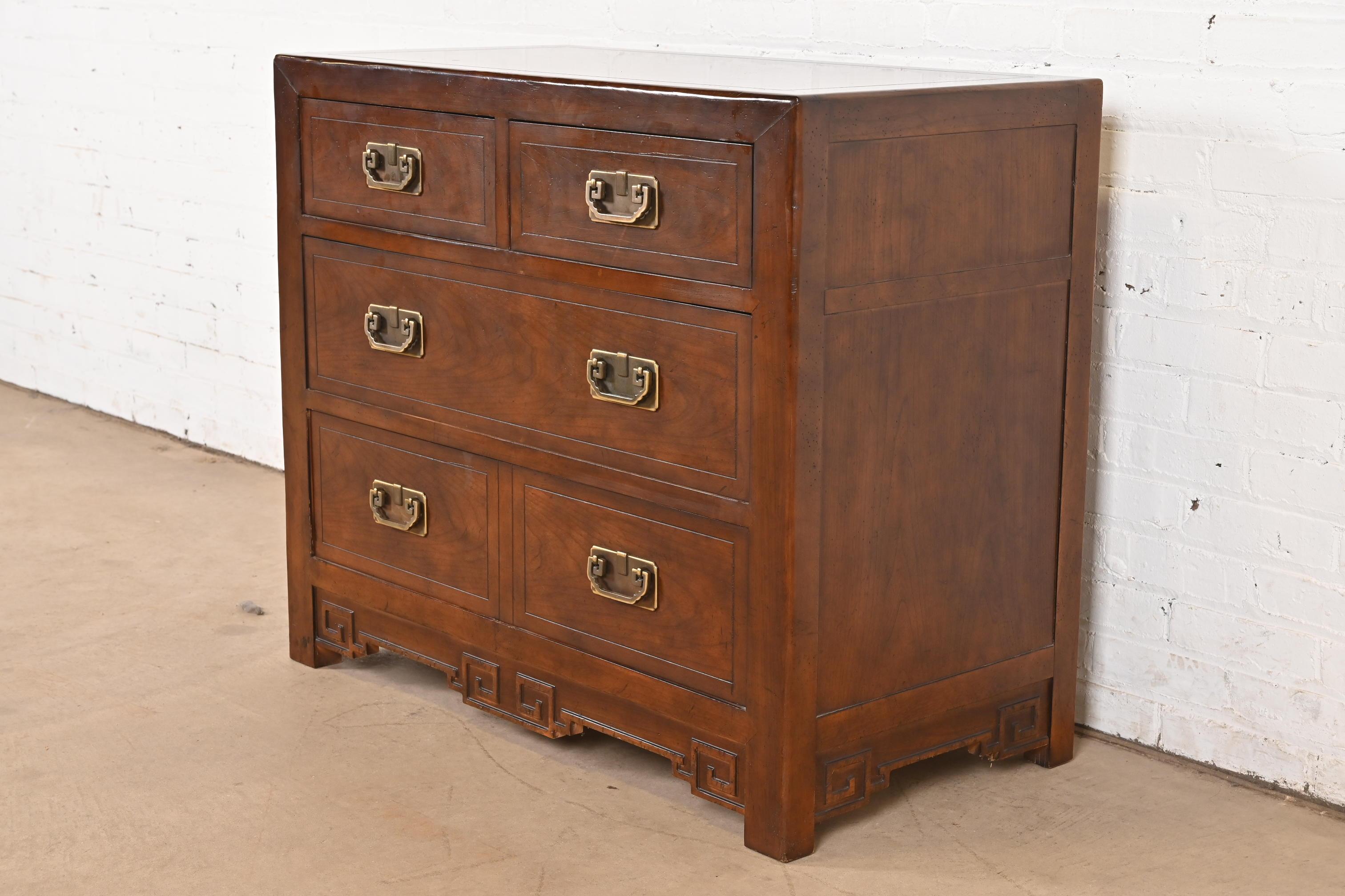 Michael Taylor for Baker Furniture Hollywood Regency Chinoiserie Walnut Dresser Bon état - En vente à South Bend, IN