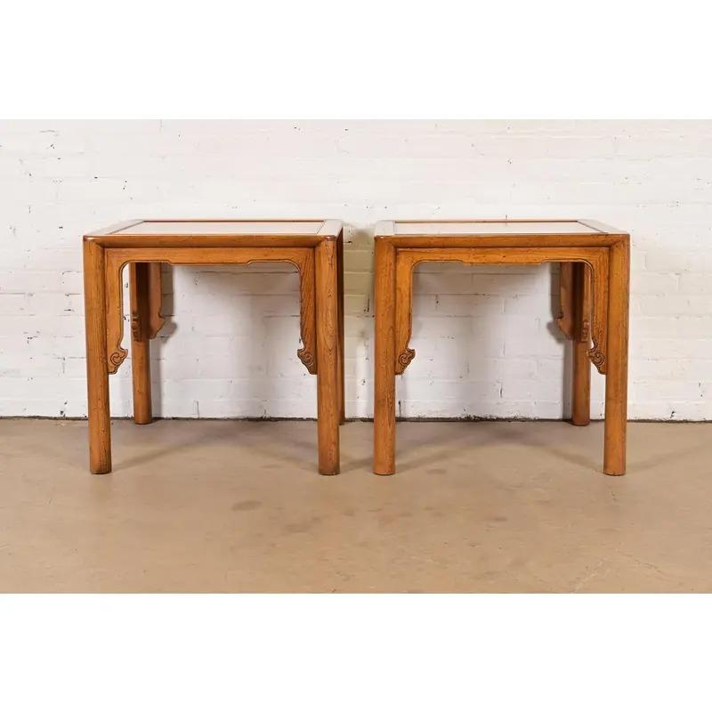 Michael Taylor per Baker Furniture Tavolini in olmo intagliato di metà secolo, coppia in vendita 4