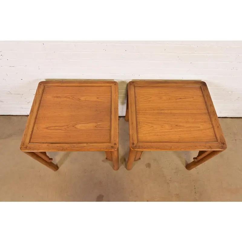 Fine XX secolo Michael Taylor per Baker Furniture Tavolini in olmo intagliato di metà secolo, coppia in vendita