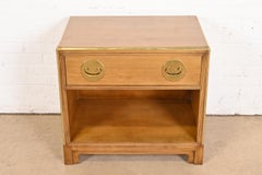 Table de nuit moderne mi-siècle en cerisier Michael Taylor pour Baker Furniture