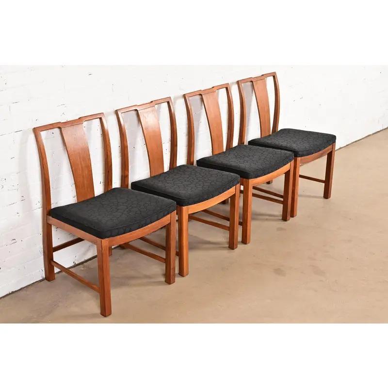 Michael Taylor per Baker Furniture Sedie da pranzo moderne del medio secolo, set di quattro sedie In condizioni buone in vendita a South Bend, IN