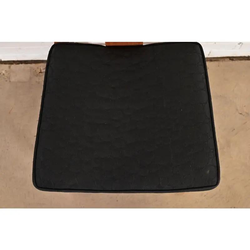 Michael Taylor per Baker Furniture Sedie da pranzo moderne del medio secolo, set di quattro sedie in vendita 1