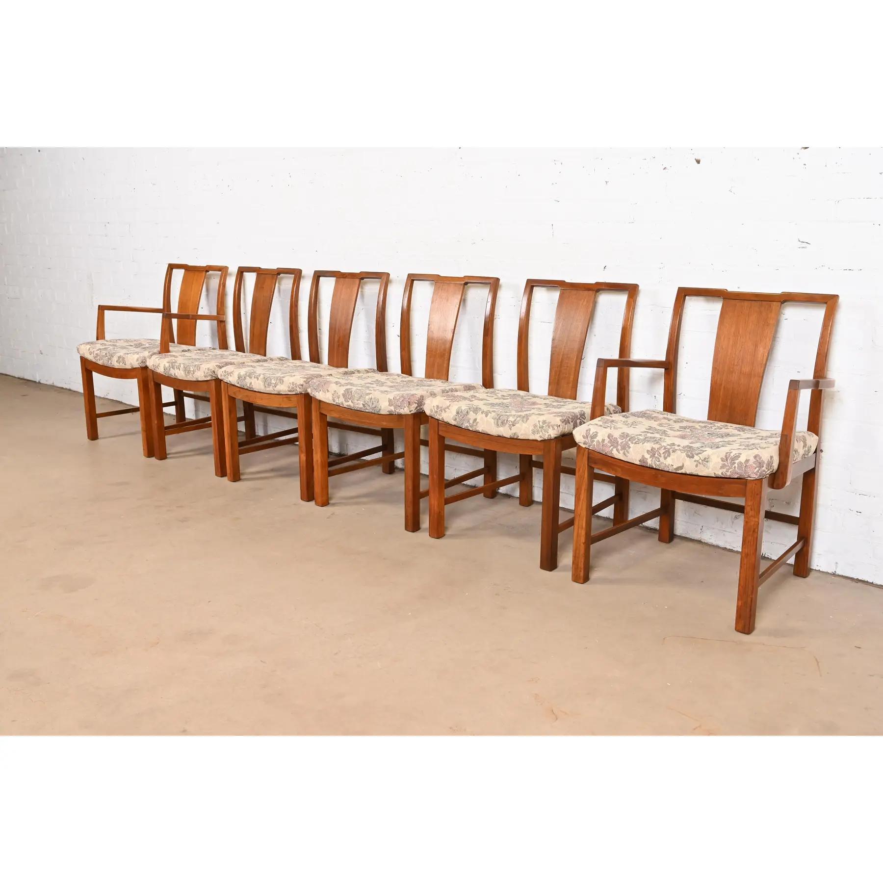 A gorgeous set of six Mid-Century Modern dining chairs

By Michael Taylor for Baker Furniture, 