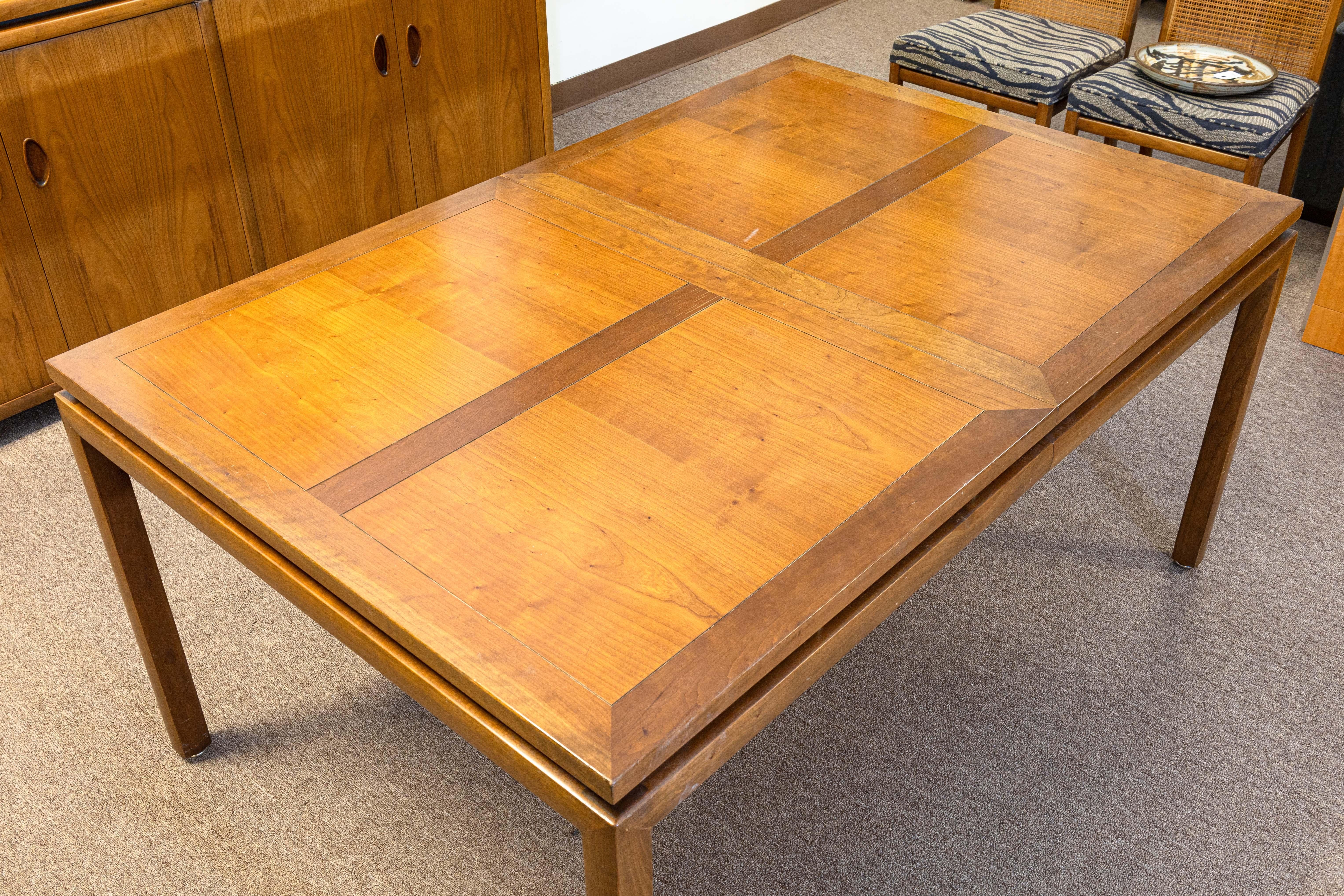 Mid-Century Modern Table de salle à manger New World Collection Michael Taylor pour Baker Furniture en vente