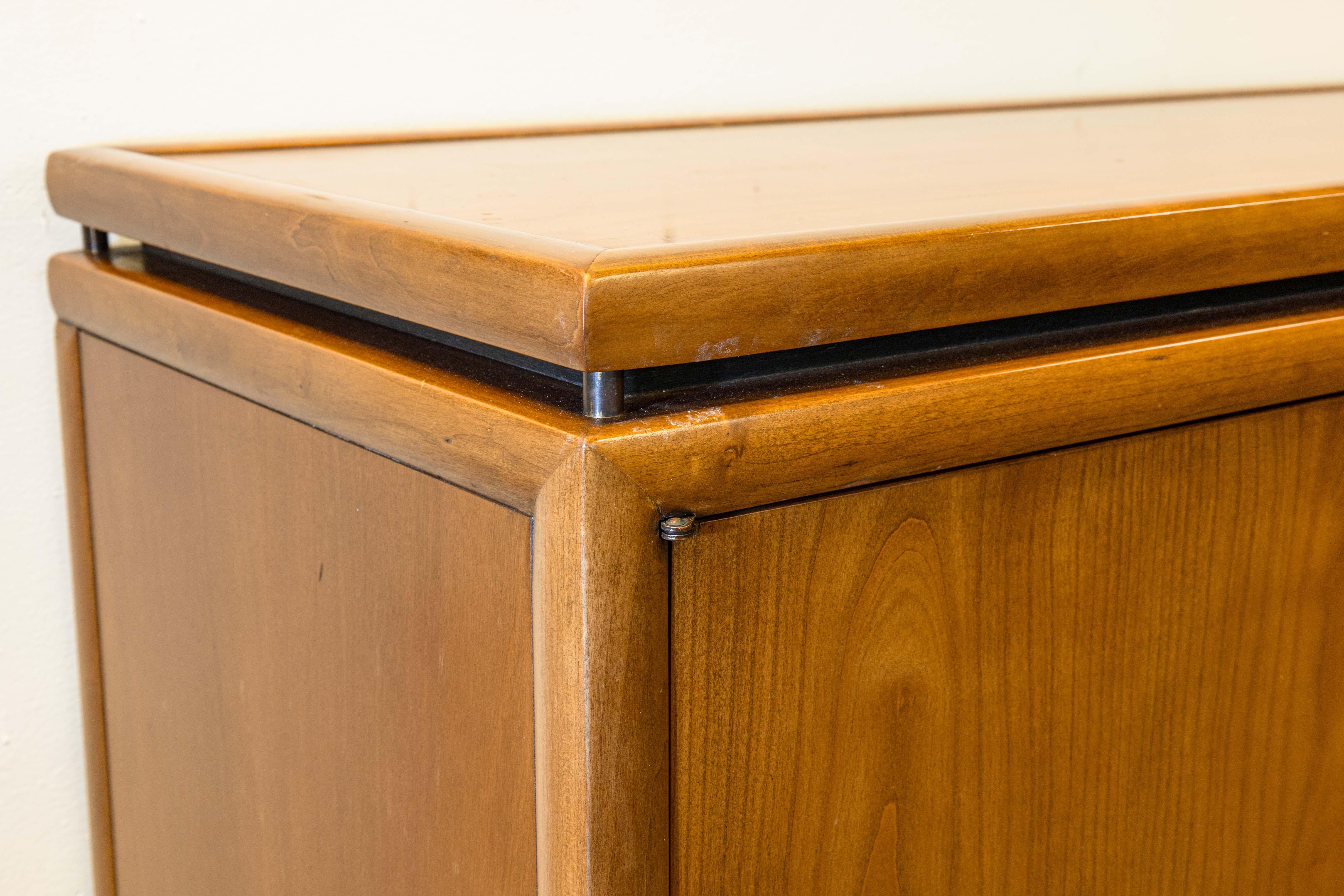 Michael Taylor for Baker Furniture New World Collection Mid Century Credenza In Good Condition In Keego Harbor, MI