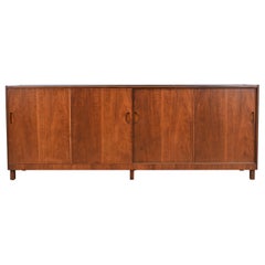Michael Taylor per Baker Furniture Credenza o mobile bar in noce, rifinito