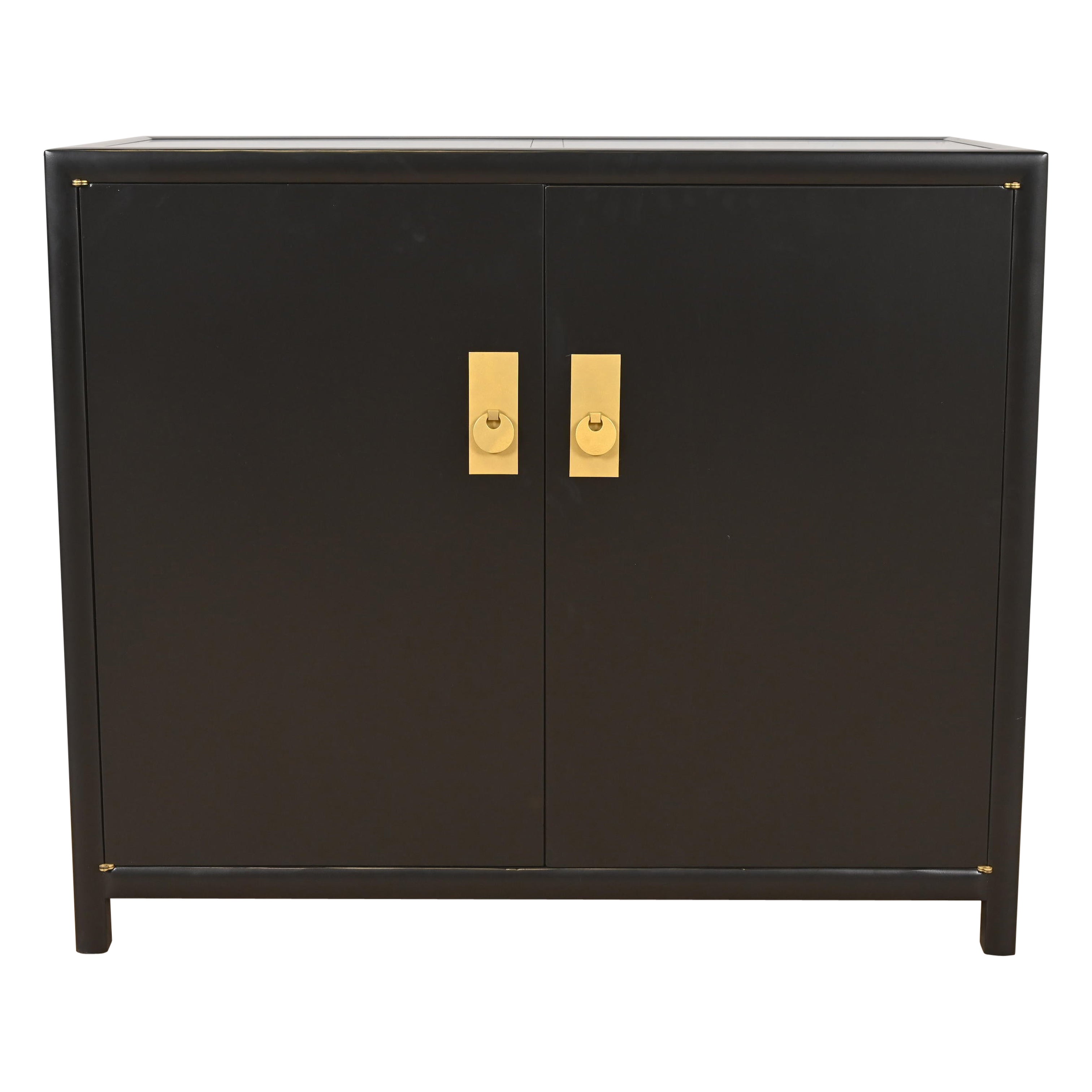Michael Taylor für Baker Hollywood Regency Bar Cabinet, neu lackiert im Angebot