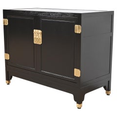 Cabinet de bar laqué noir Michael Taylor for Baker Hollywood Regency, restauré