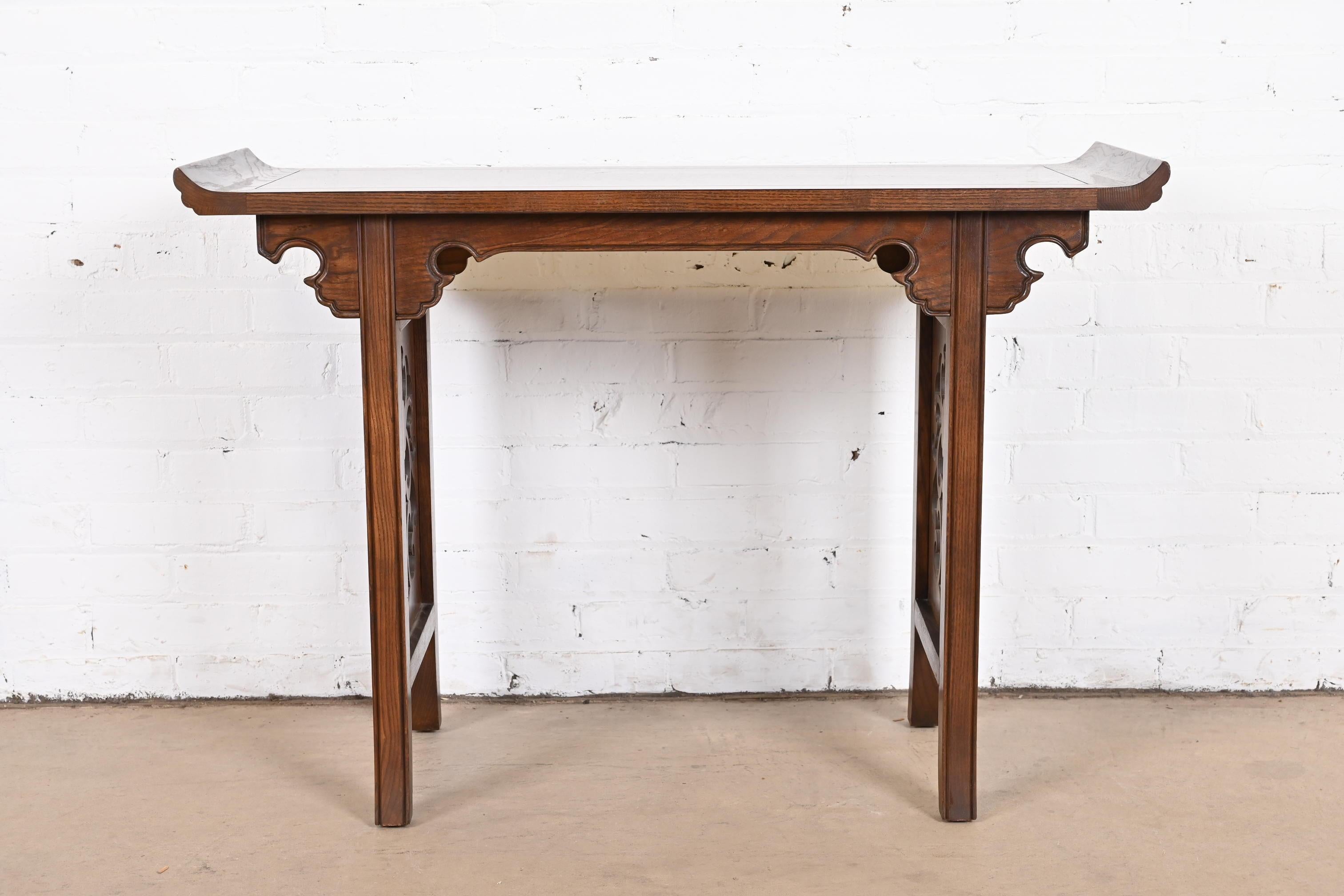 Michael Taylor for Baker Hollywood Regency Chinoiserie Burl Wood Console Table In Good Condition For Sale In South Bend, IN