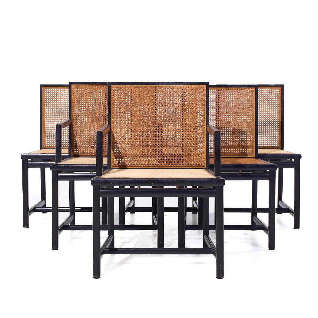 Michael Taylor für Baker Mid Century Cane Dining Chairs - 6er-Set

Jeder armlose Stuhl misst: 19,75 breit x 20 tief x 32,5 hoch, mit einer Sitzhöhe von 17 Zoll
Jeder Kapitänsstuhl misst: 22,5 breit x 21 tief x 33,25 hoch, mit einer Sitzhöhe von 17