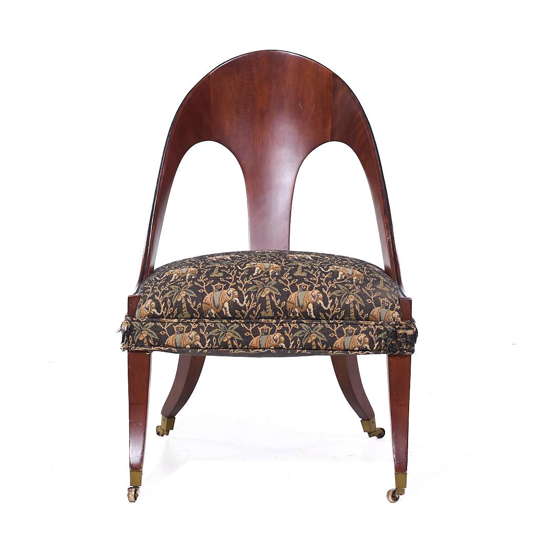 Michael Taylor for Baker Mid Century Mahogany Spoon Back Chairs - Pair (chaises à dossier en forme de cuillère) Bon état - En vente à Countryside, IL