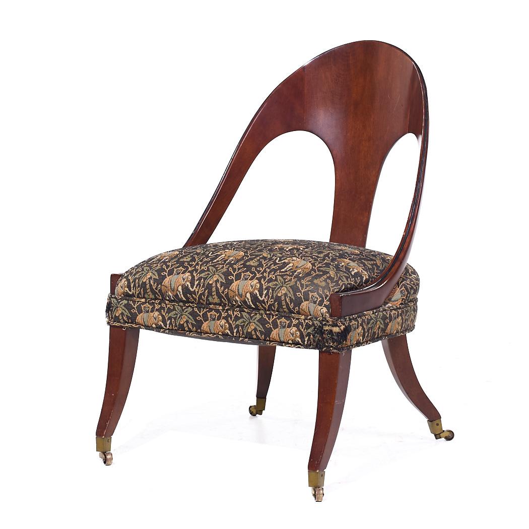 Fin du 20e siècle Michael Taylor for Baker Mid Century Mahogany Spoon Back Chairs - Pair (chaises à dossier en forme de cuillère) en vente