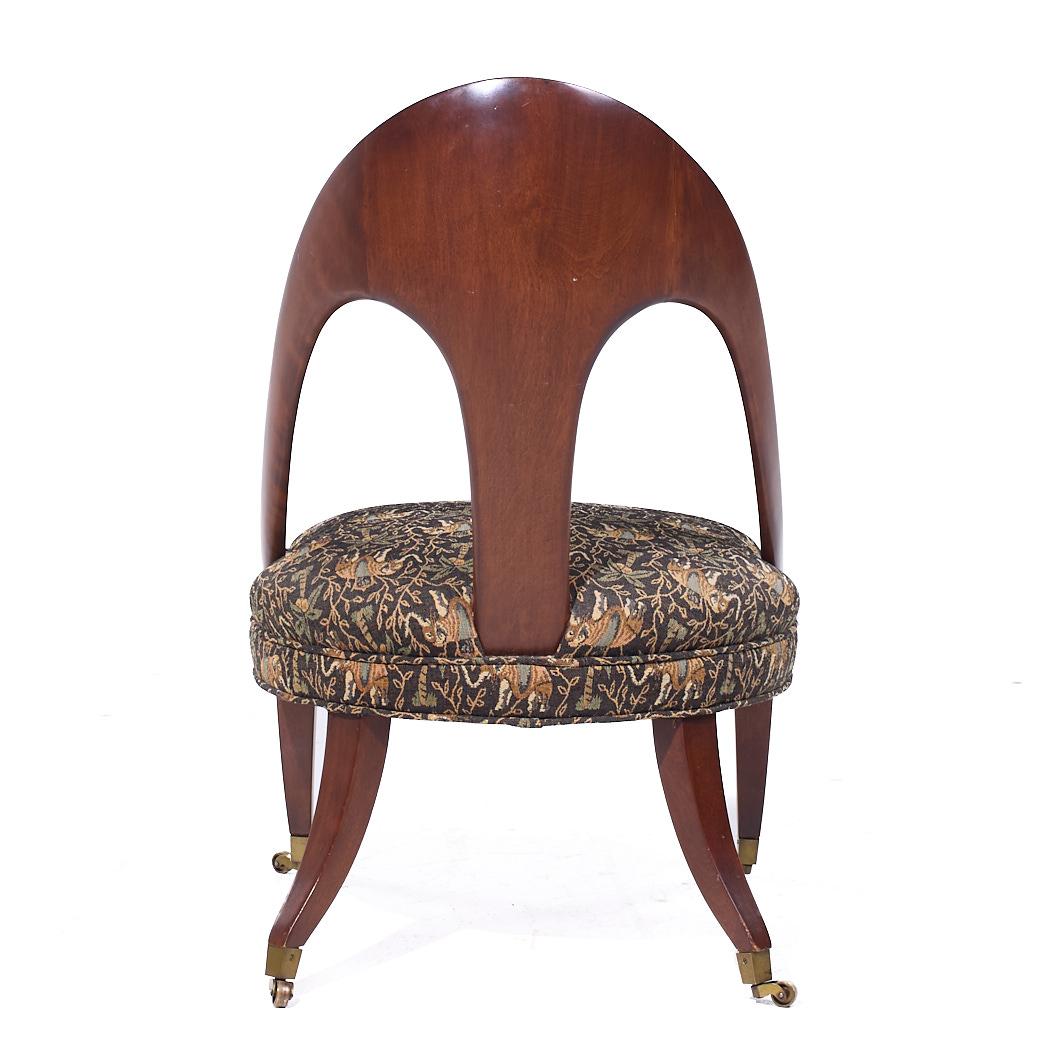 Michael Taylor for Baker Mid Century Mahogany Spoon Back Chairs - Pair (chaises à dossier en forme de cuillère) en vente 1