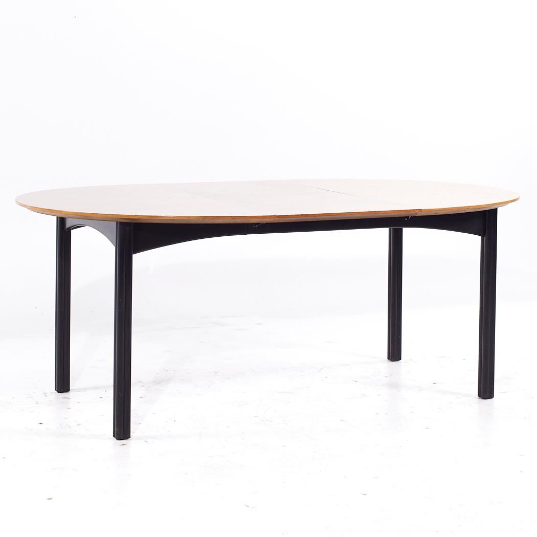Michael Taylor for Baker Mid Century Walnut Expanding Dining Table with 2 Leaves For Sale 1