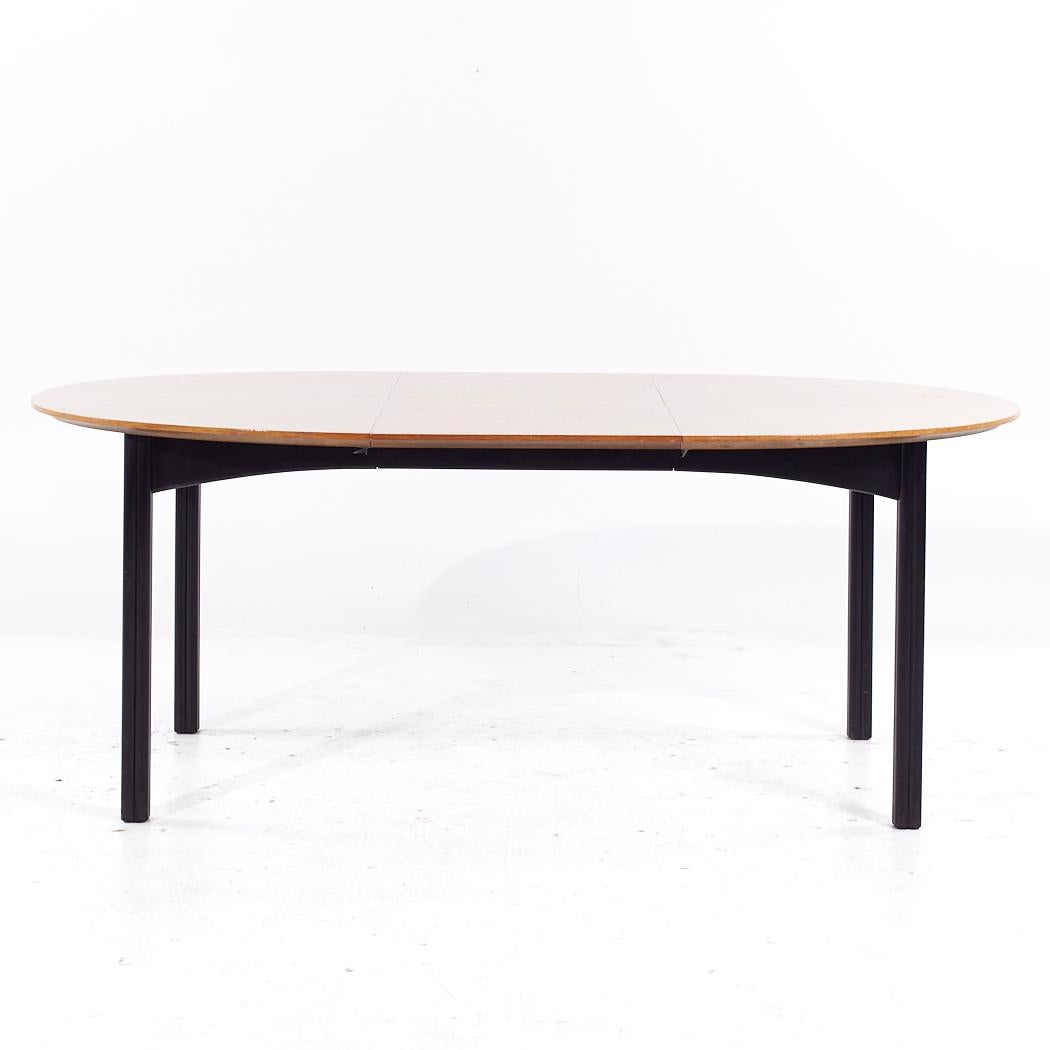 Michael Taylor for Baker Mid Century Walnut Expanding Dining Table with 2 Leaves For Sale 2