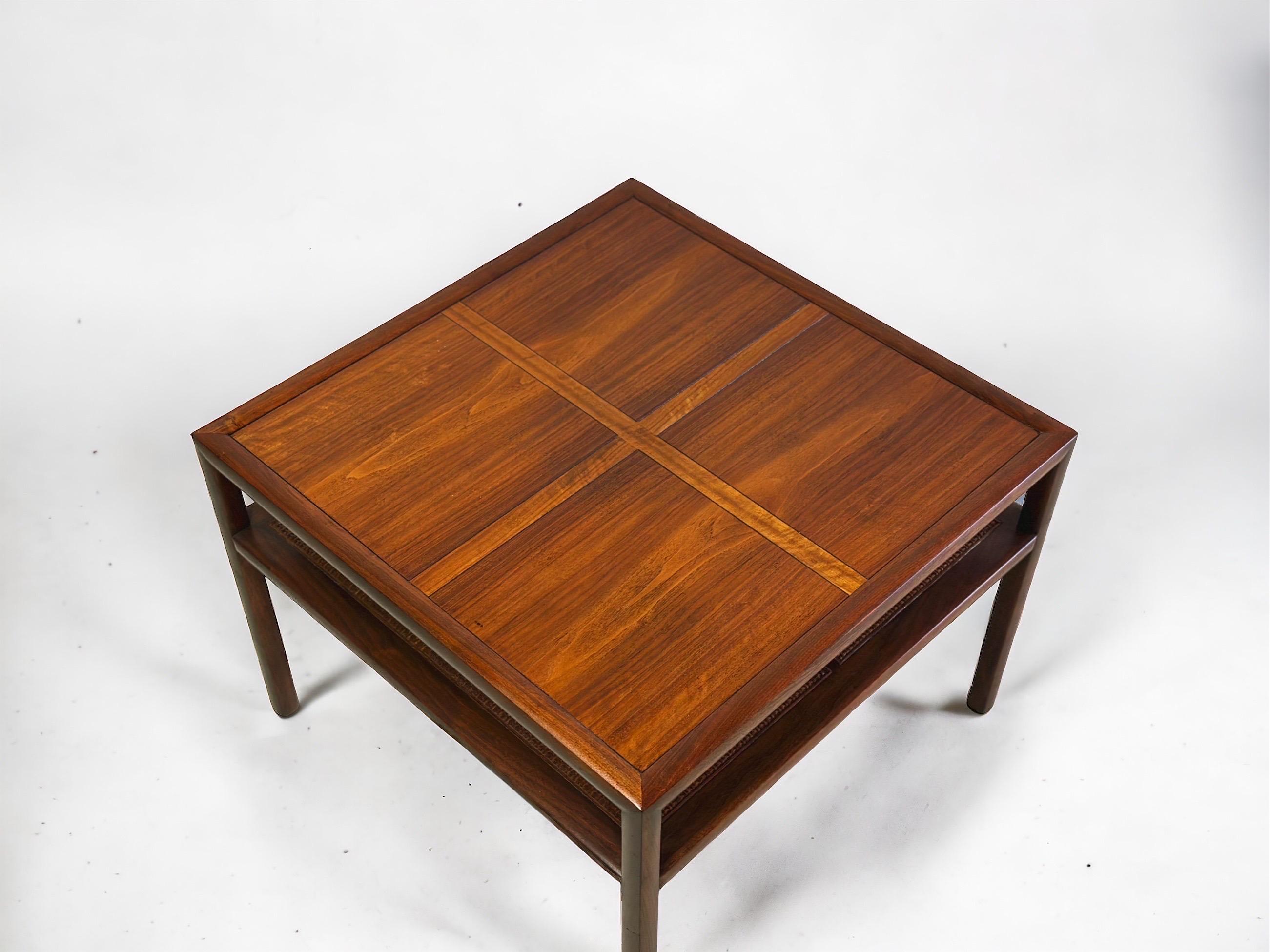 Milieu du XXe siècle Michael Taylor for Baker - Table d'appoint - New World Collection - Walnut Cane en vente
