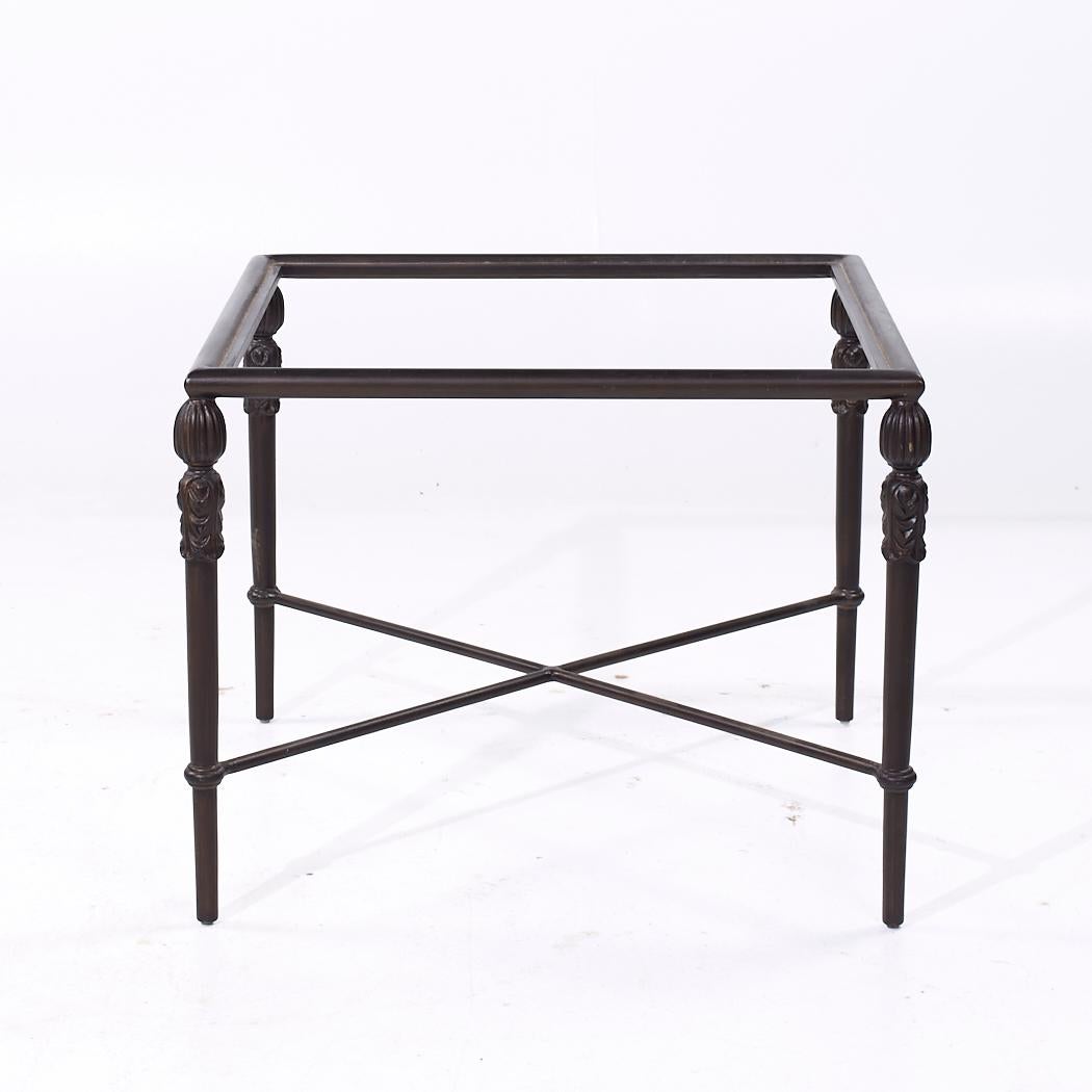 Michael Taylor Montecito Collection Mid Century Metall und Glas Beistelltisch (amerikanisch) im Angebot