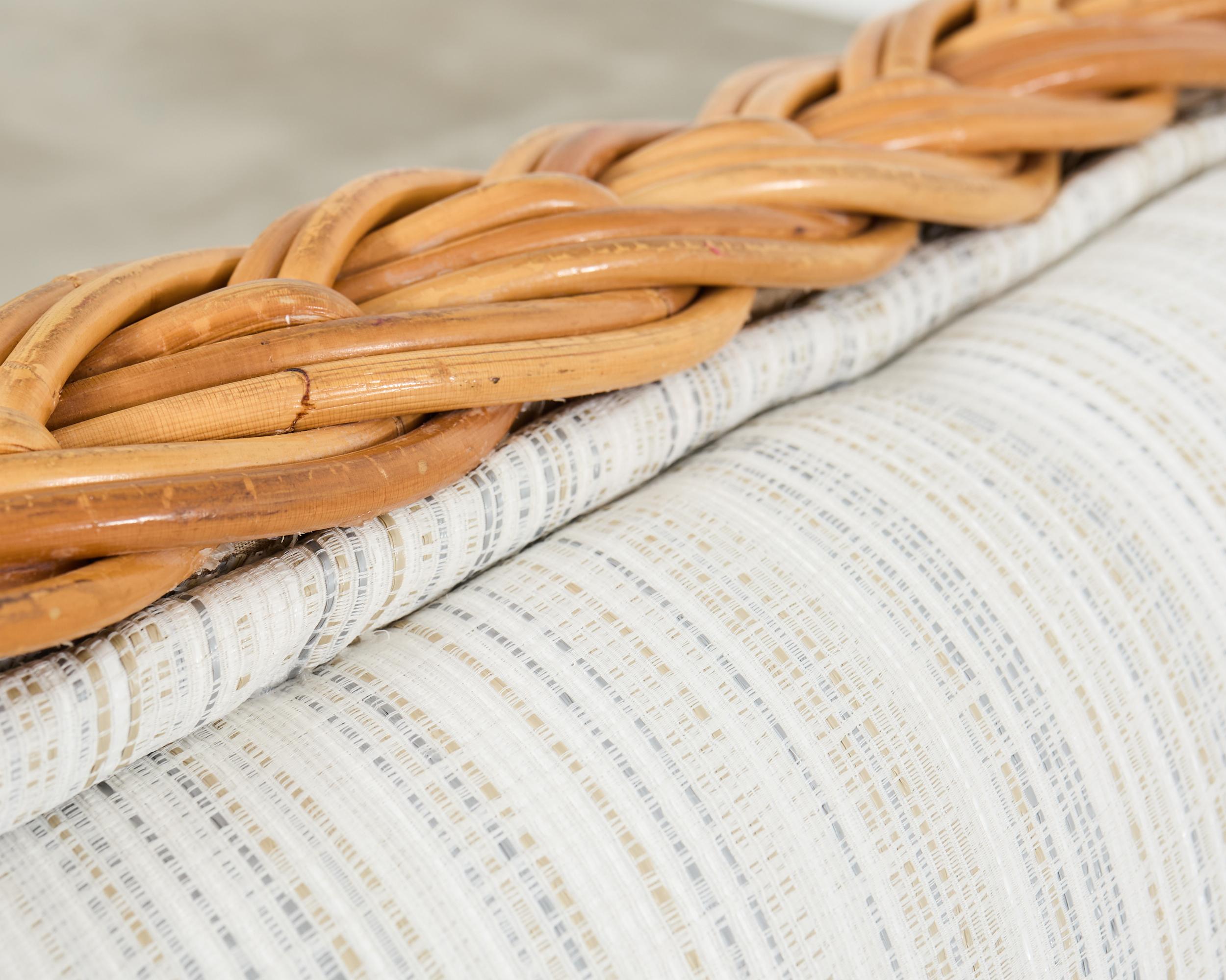 Canapé et pouf en rotin de style Wicker Works italien de Michael Taylor en vente 9