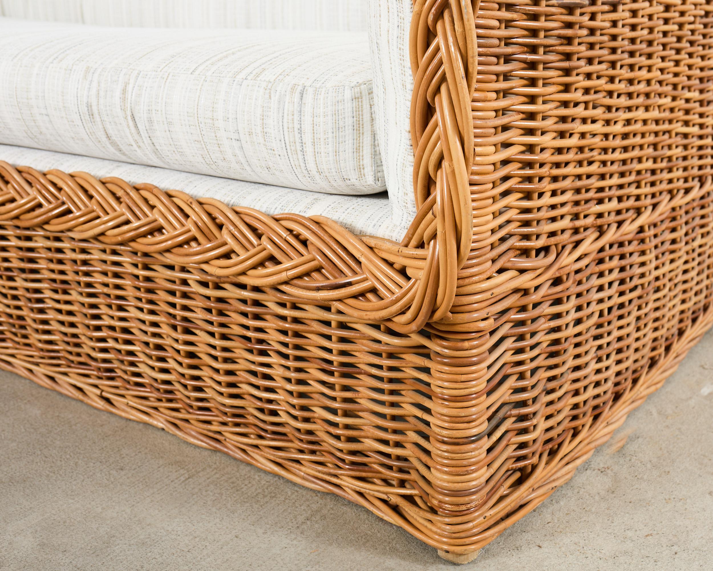 Canapé et pouf en rotin de style Wicker Works italien de Michael Taylor en vente 11