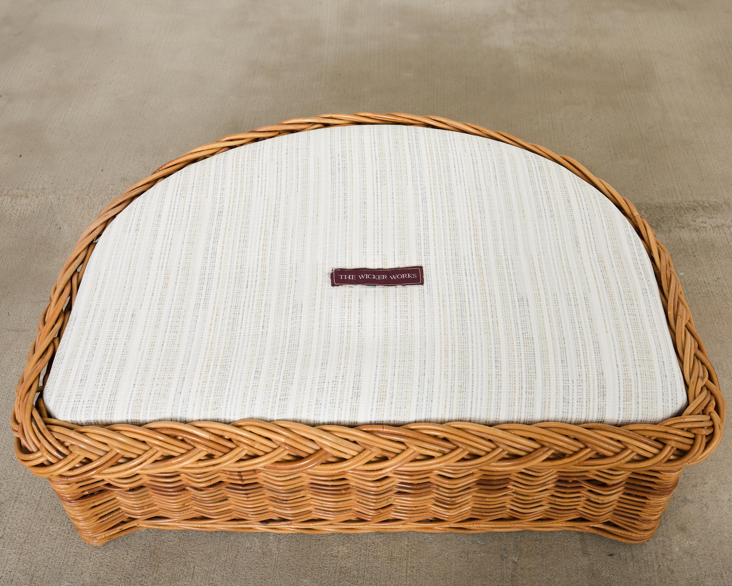 Canapé et pouf en rotin de style Wicker Works italien de Michael Taylor en vente 13