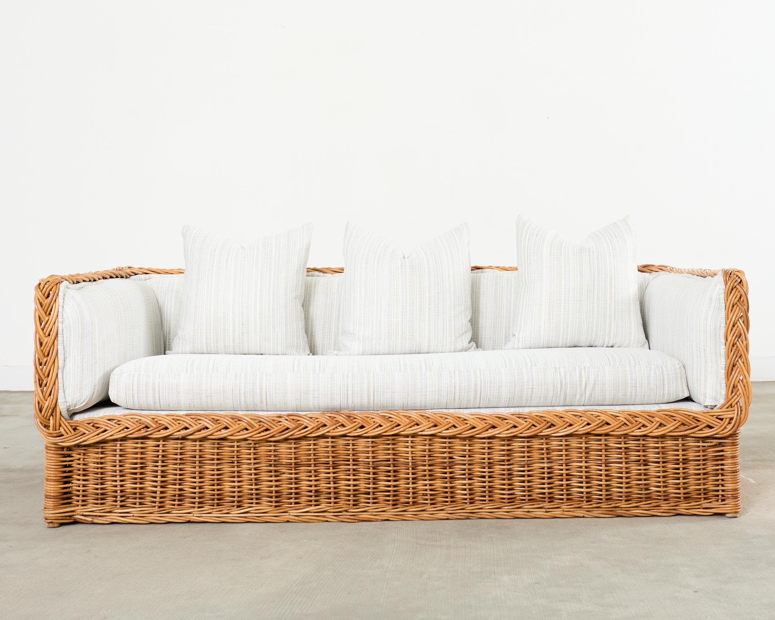 Organique Canapé et pouf en rotin de style Wicker Works italien de Michael Taylor en vente