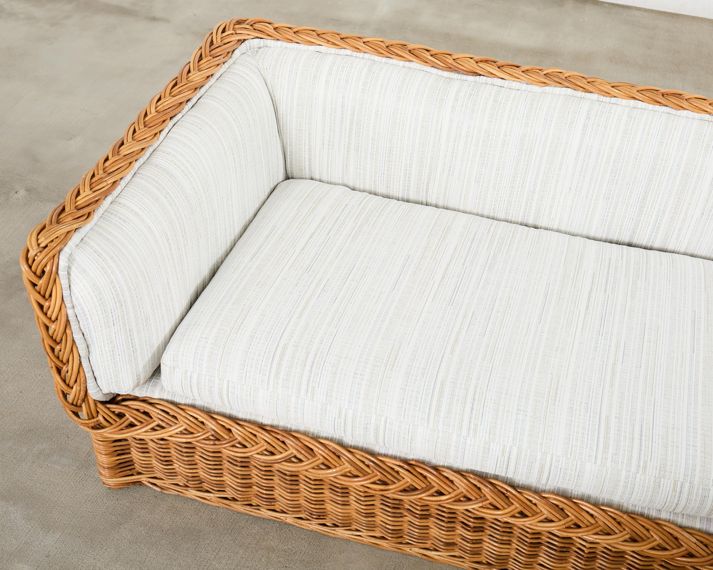 Canapé et pouf en rotin de style Wicker Works italien de Michael Taylor en vente 2