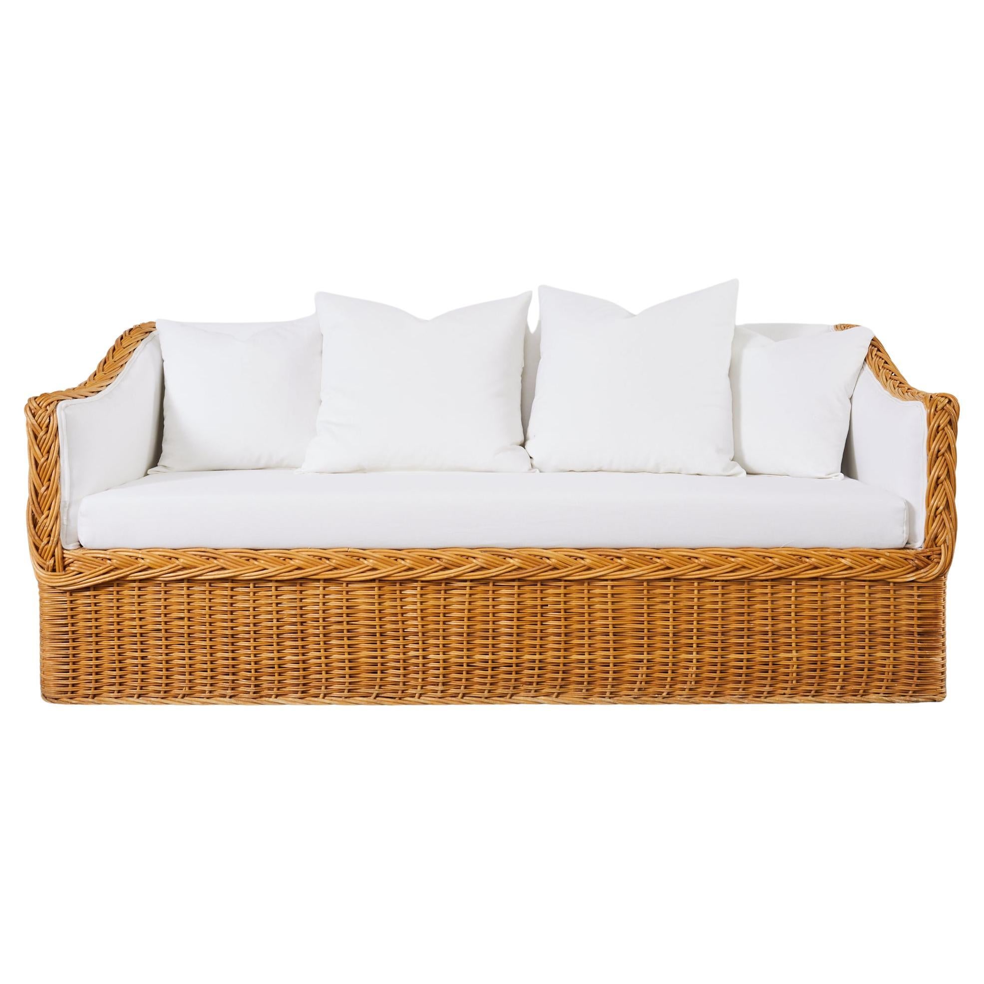 Organisches modernes Sofa aus Korbweide-Rattan im Michael Taylor-Stil