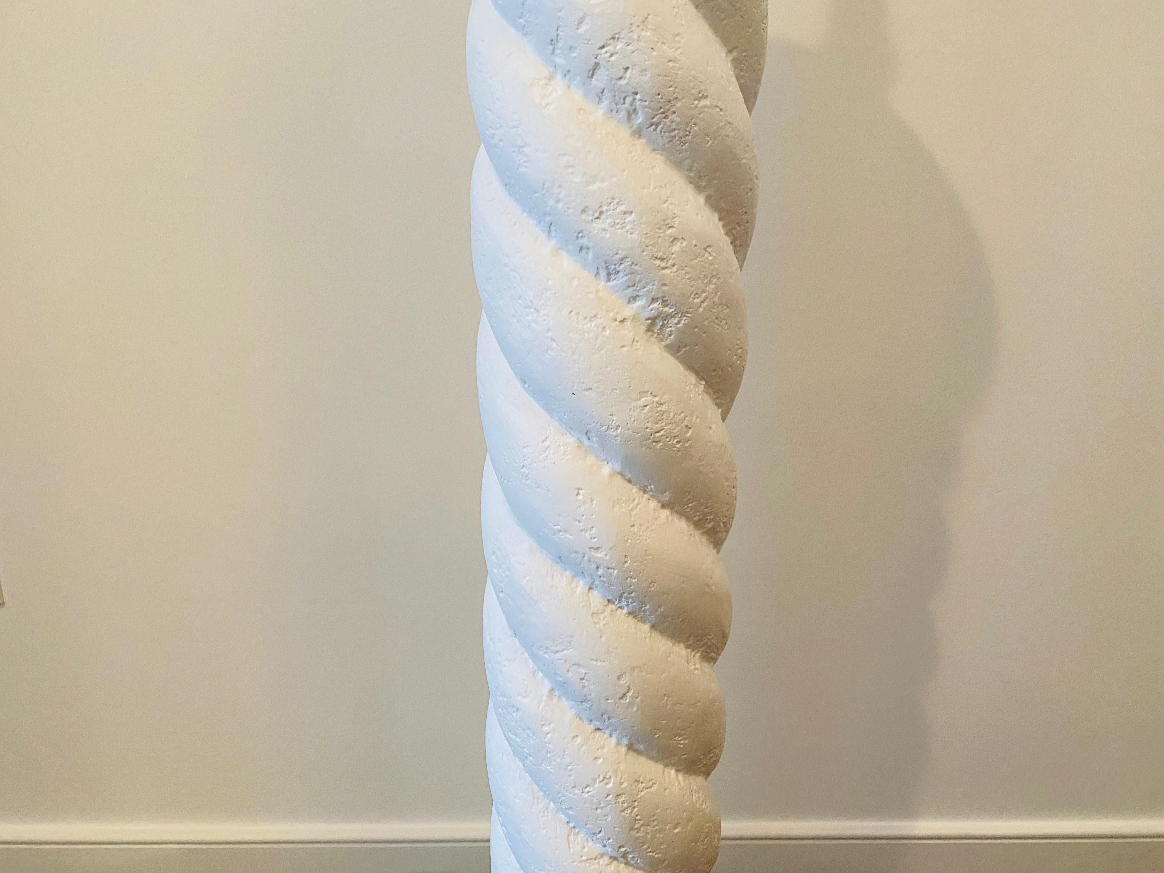 Michael Taylor Style Plaster Spiral Column Floor Lamp, 1970s In Good Condition For Sale In Richmond, VA