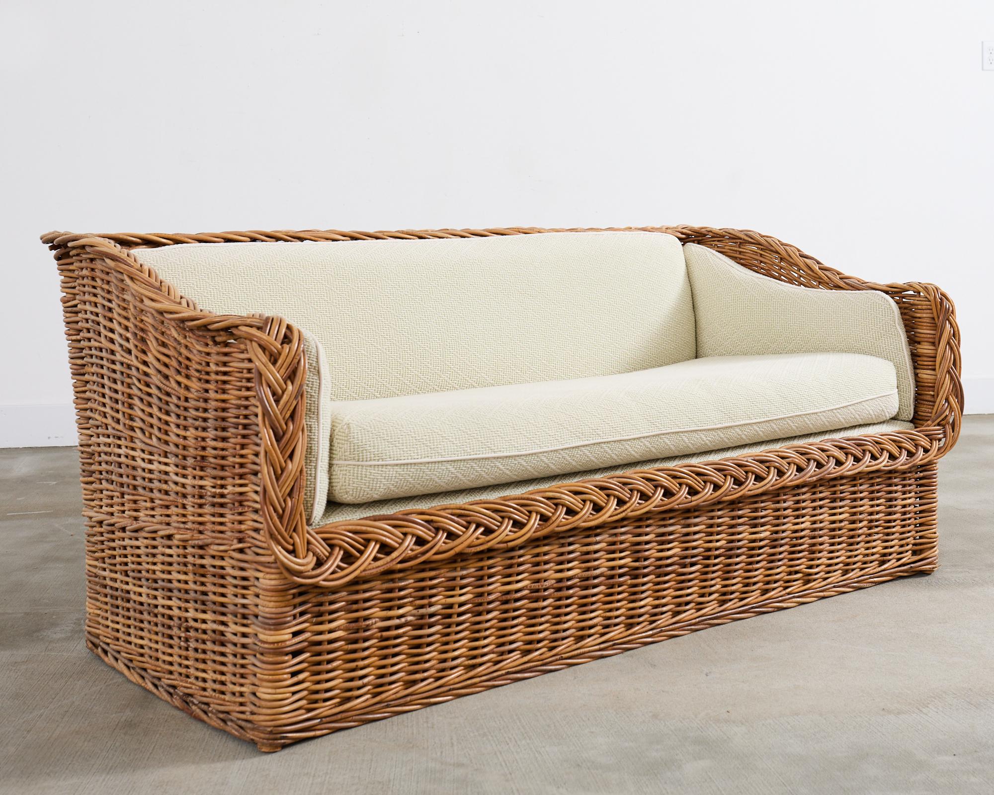 Américain Fauteuil de style Michael Taylor en osier et rotin Scalamandre en vente