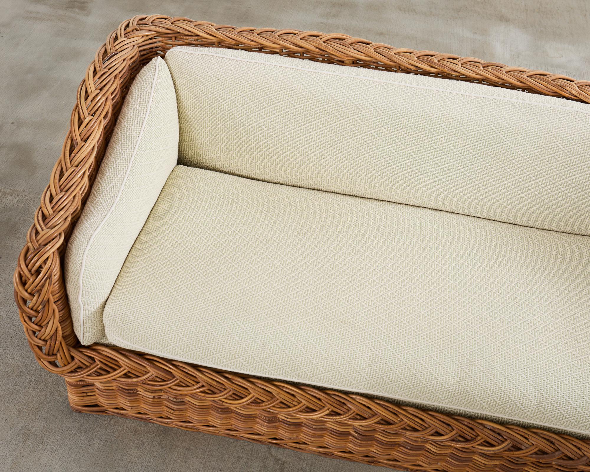 Fait main Fauteuil de style Michael Taylor en osier et rotin Scalamandre en vente