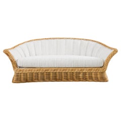 Gewebtes Rattan-Sofa im Michael Taylor-Stil und passende Ottomane