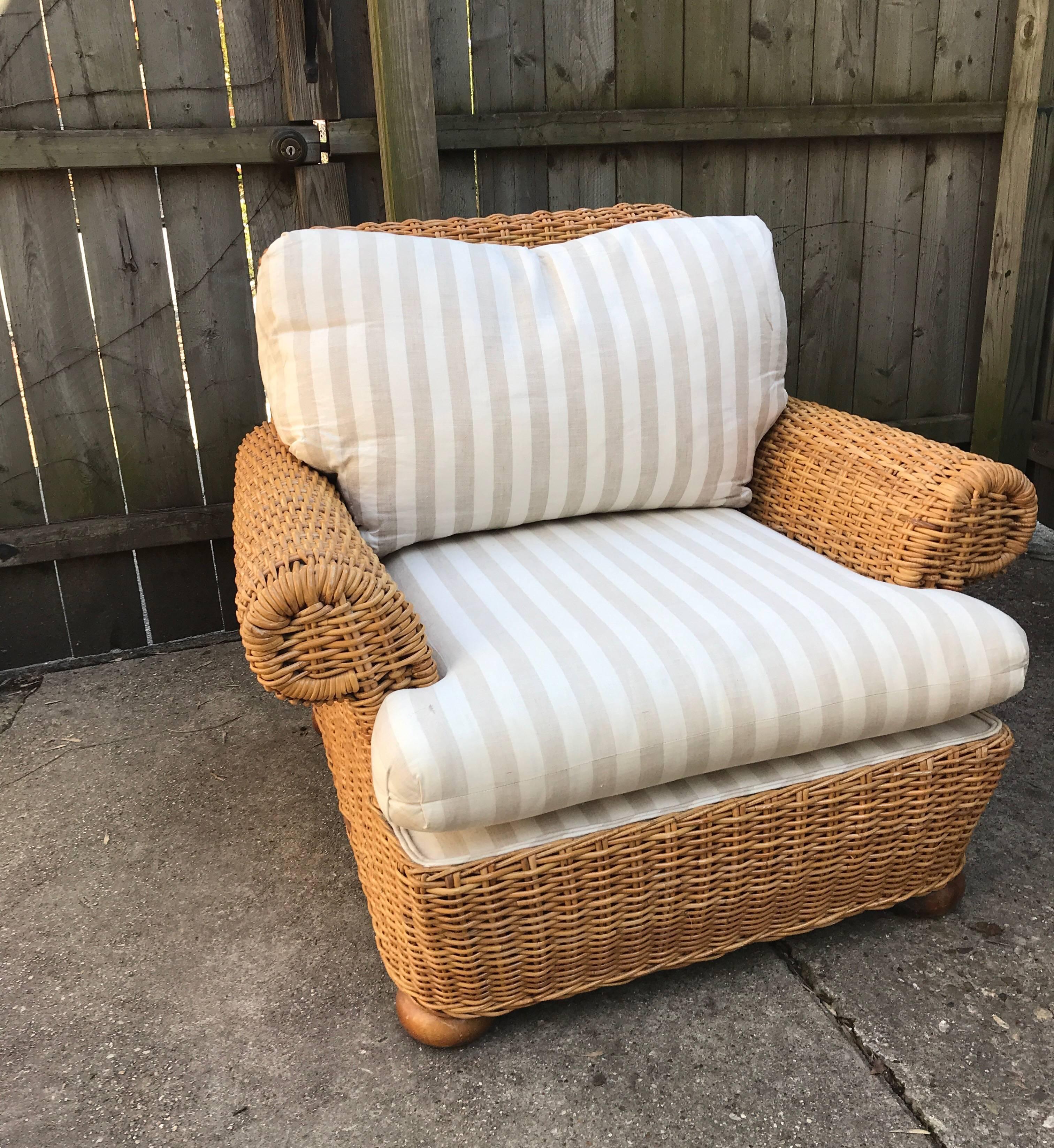 Moderne Chaise longue en osier tressé et rotin style Michael Taylor