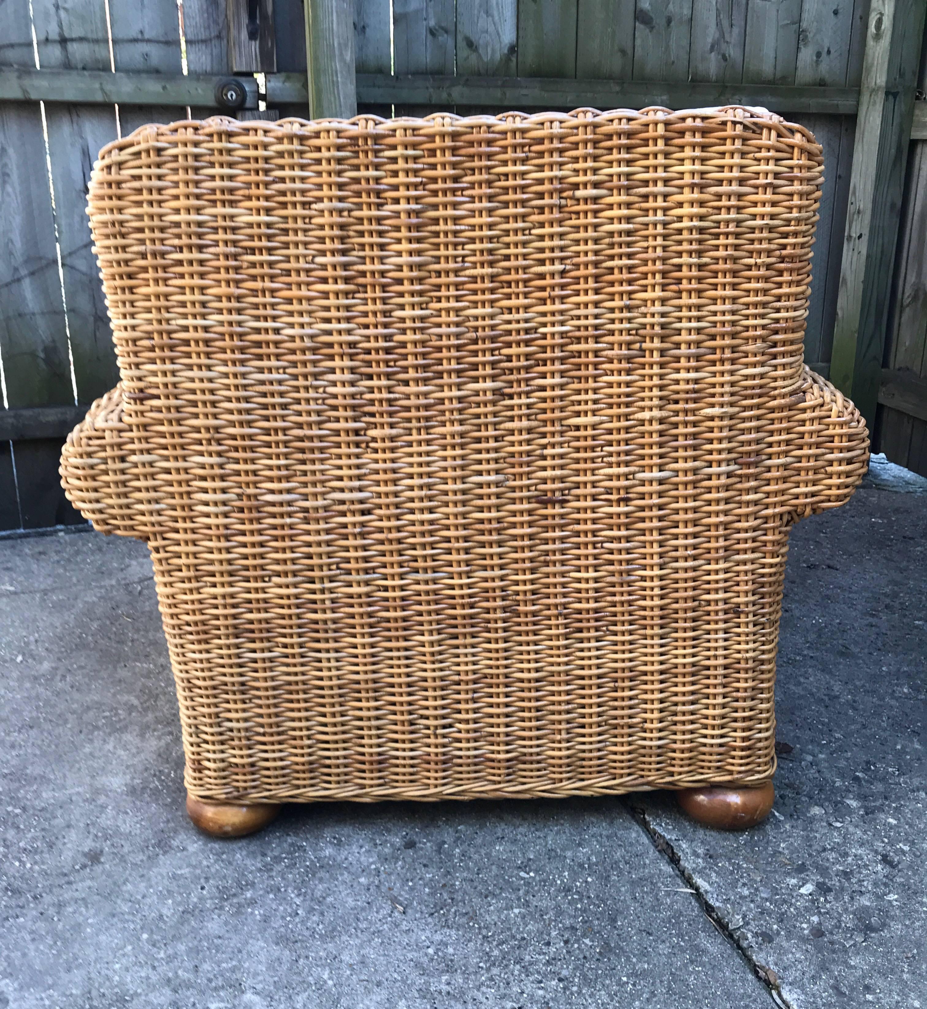 Tissage Chaise longue en osier tressé et rotin style Michael Taylor