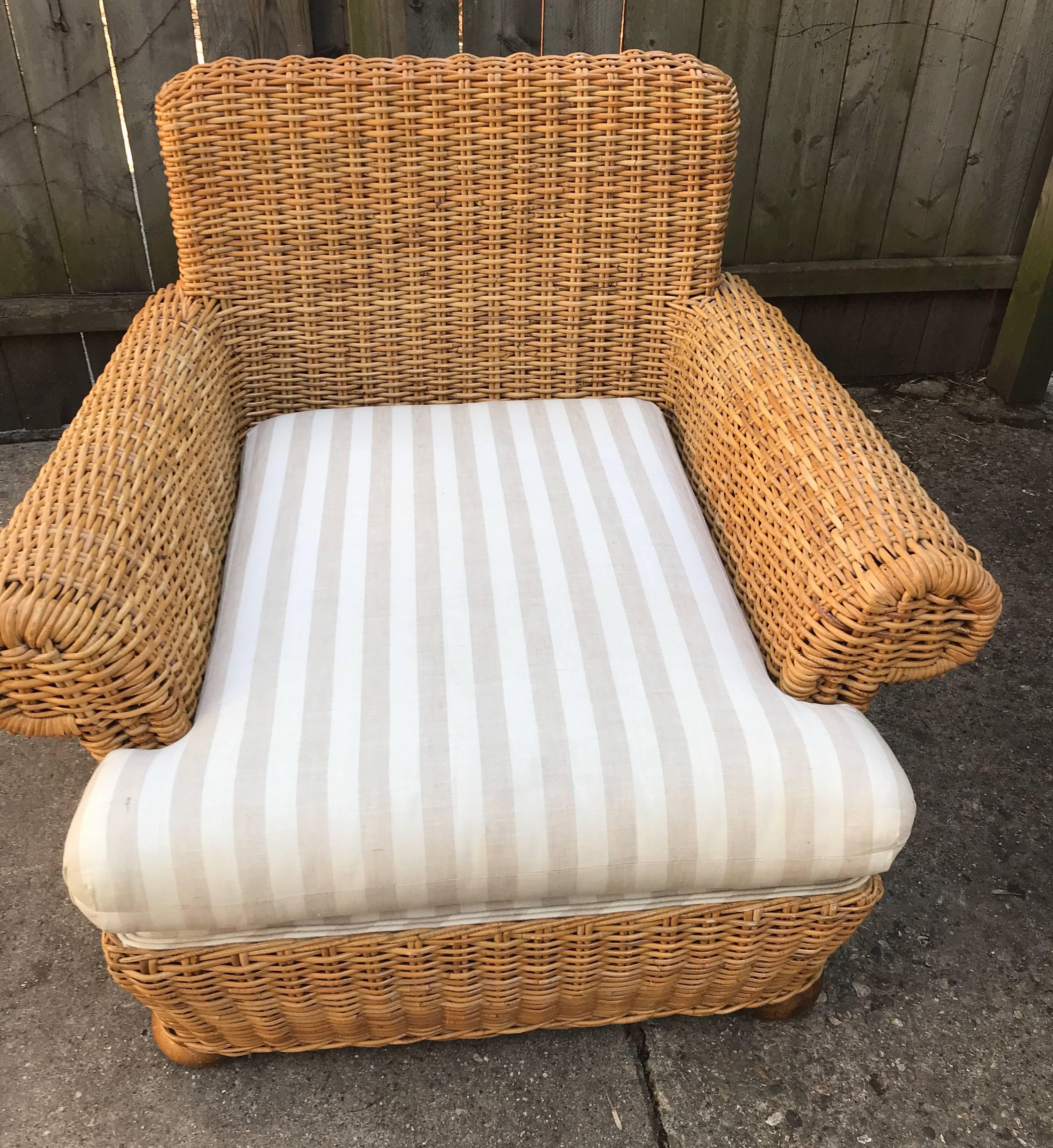 Osier Chaise longue en osier tressé et rotin style Michael Taylor