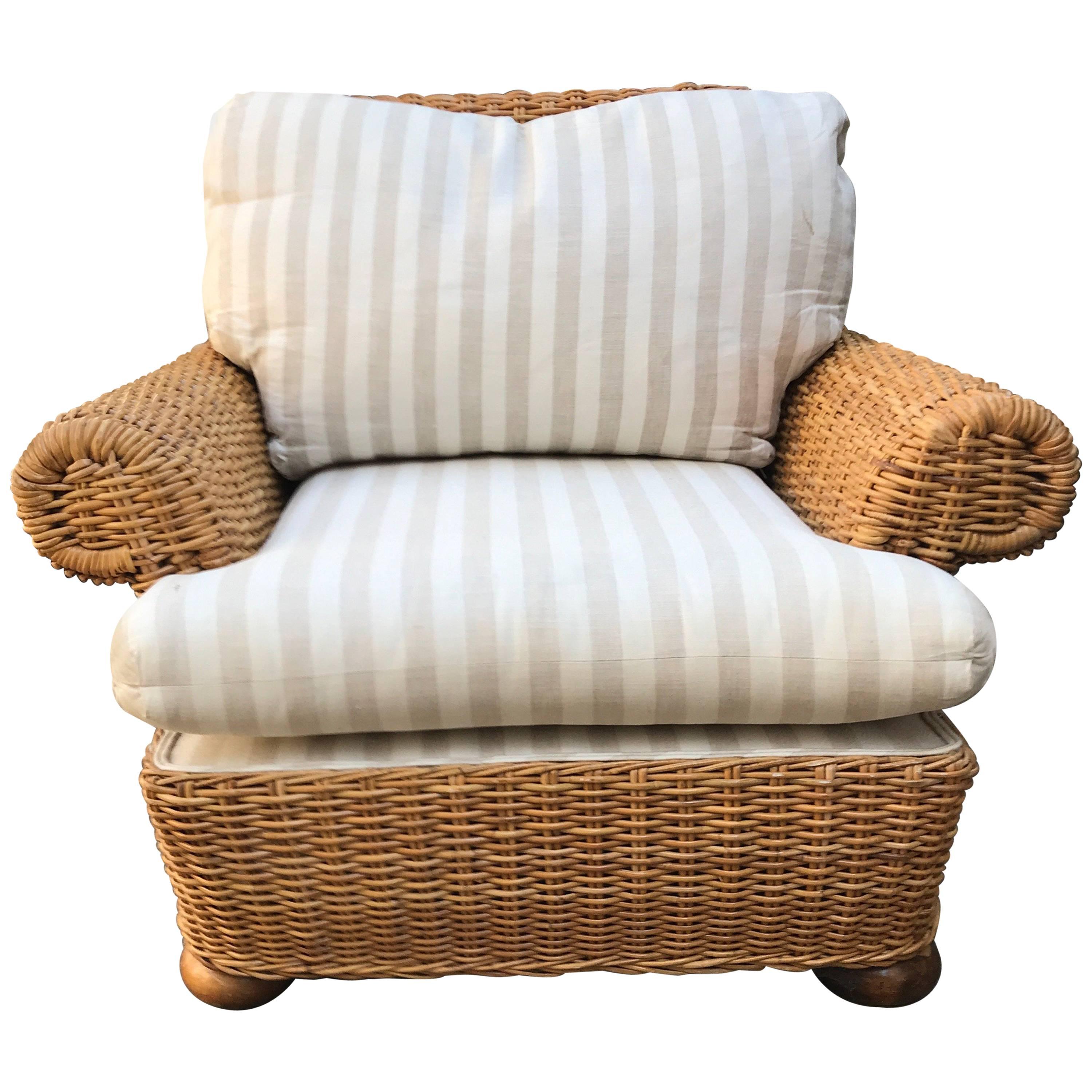 Chaise longue en osier tressé et rotin style Michael Taylor