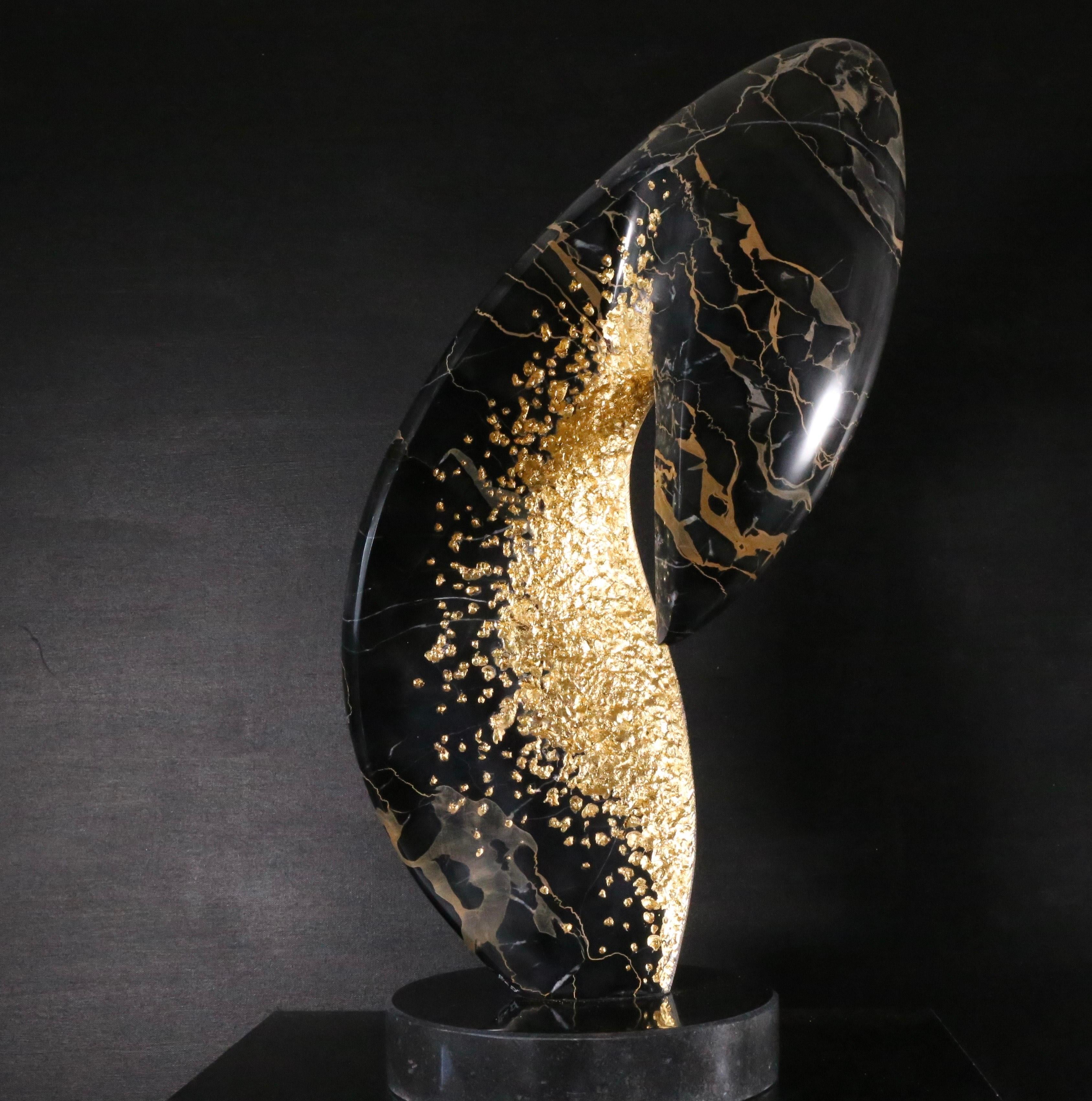 Michael Thacker Abstract Sculpture - Wish
