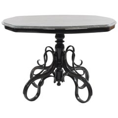 Tavolo da pranzo austriaco in bengala e marmo di Michael Thonet