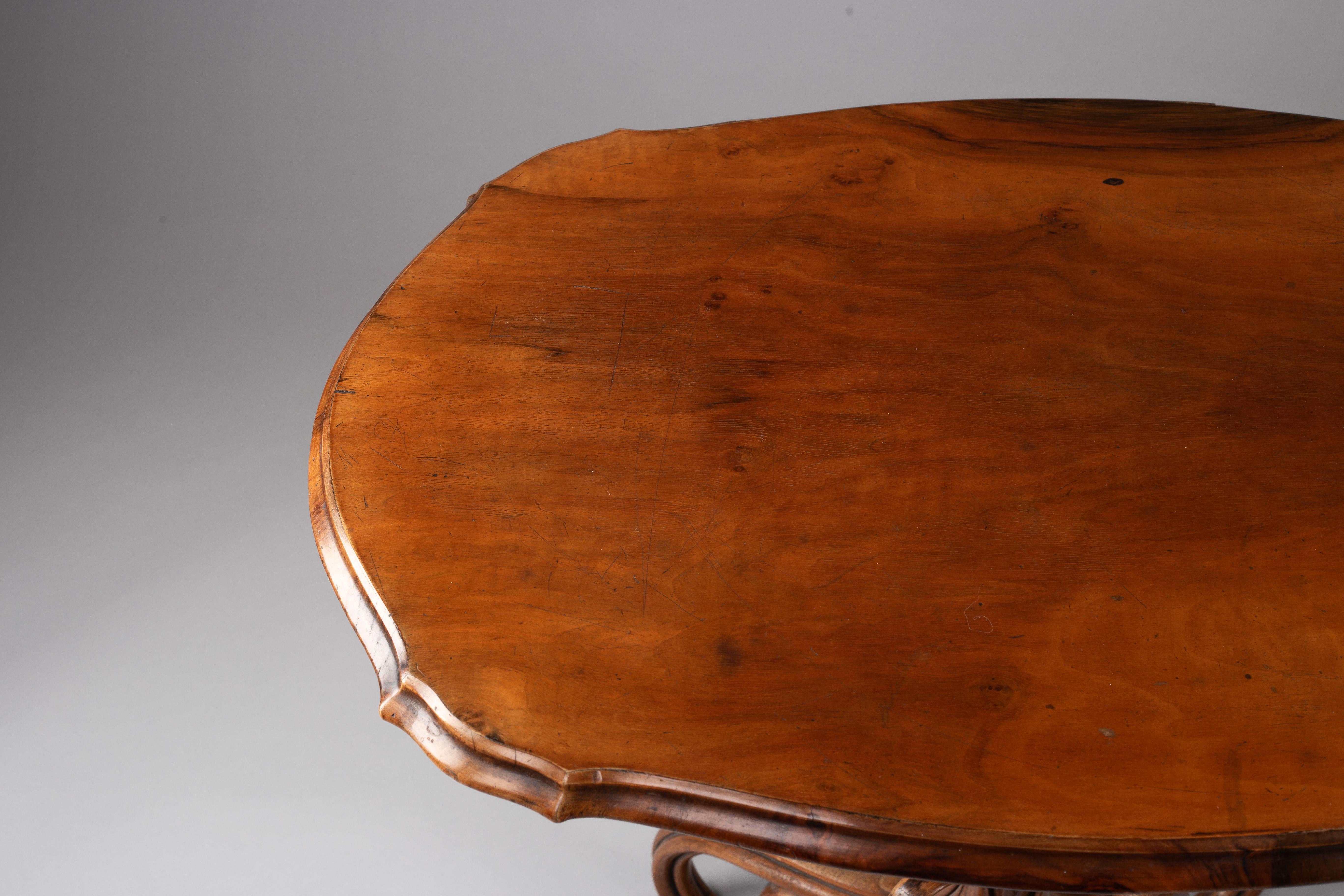 Michael Thonet, table d'appoint en bois courbé du XIXe siècle n° 1, Autriche en vente 4