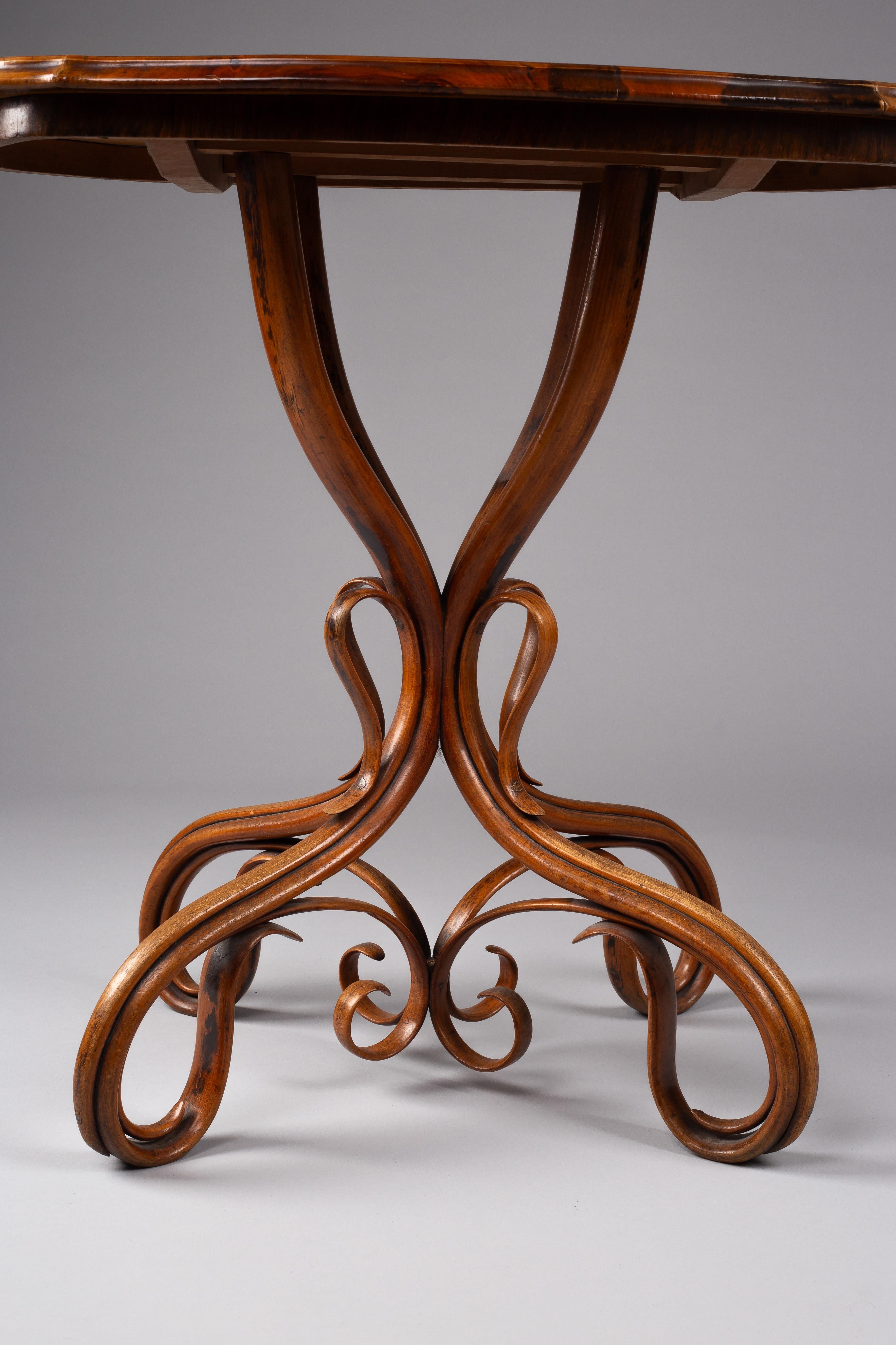 Michael Thonet, table d'appoint en bois courbé du XIXe siècle n° 1, Autriche en vente 9
