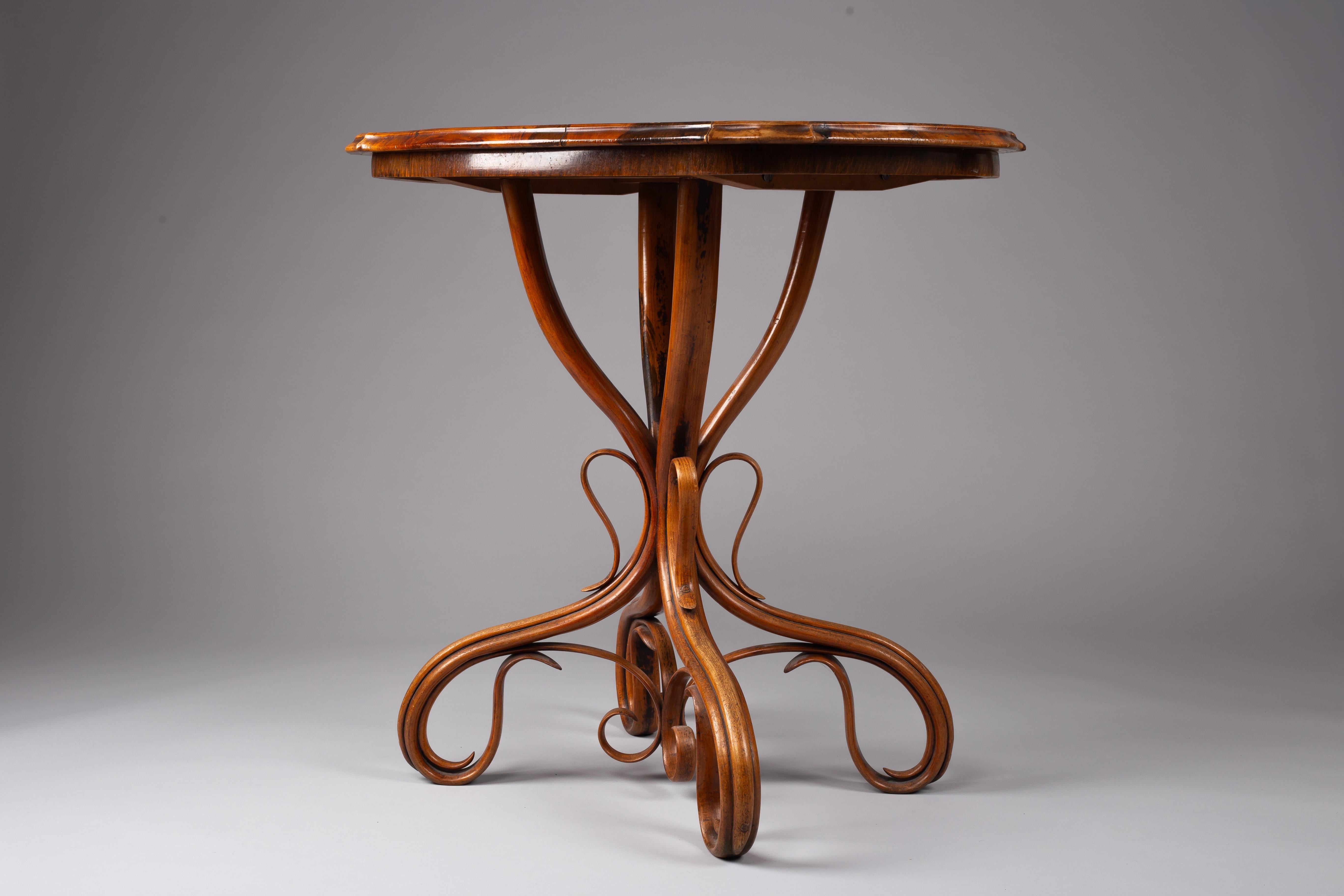 Sécession viennoise Michael Thonet, table d'appoint en bois courbé du XIXe siècle n° 1, Autriche en vente