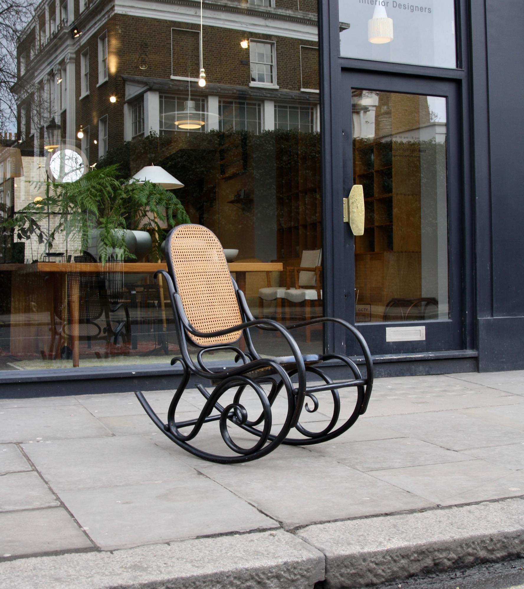 Michael Thonet Black Lacquered Model No.10 Rocking Chair In Excellent Condition In London, GB