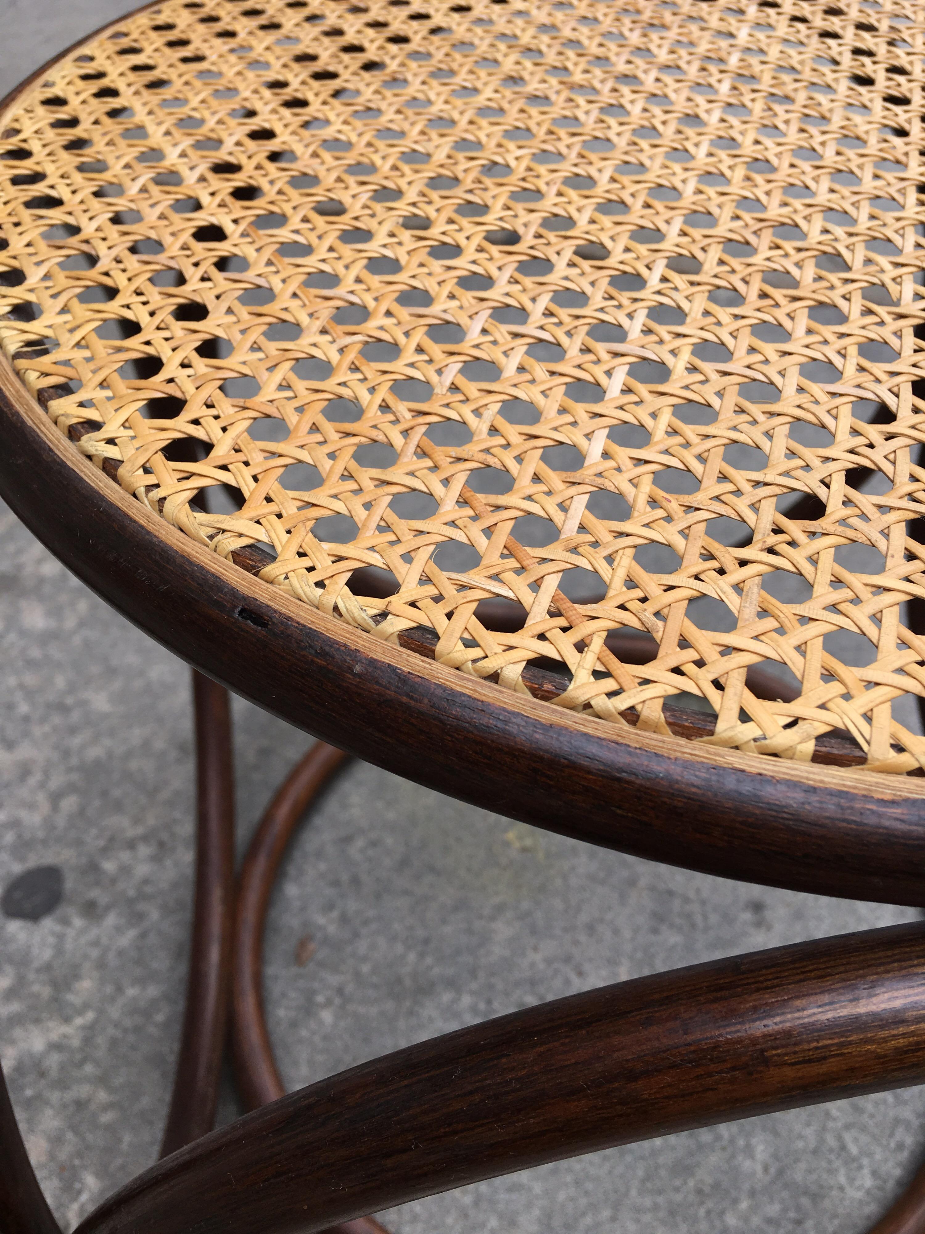 Ottoman en canne Michael Thonet Bon état à Philadelphia, PA