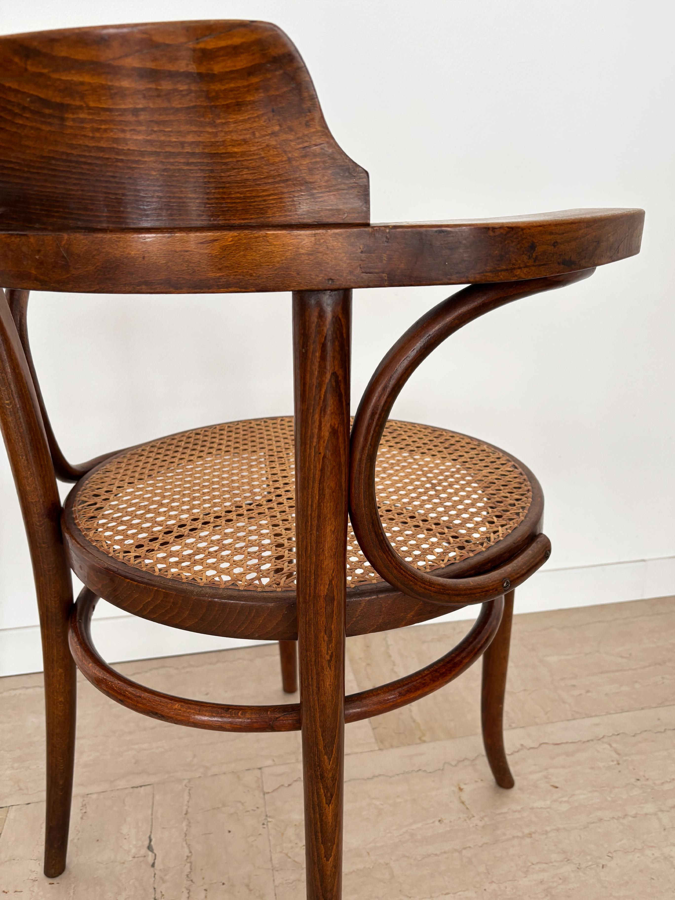 Michael Thonet für Thonet Wood Vienna Stroh Esszimmerstühle 1930s im Angebot 8