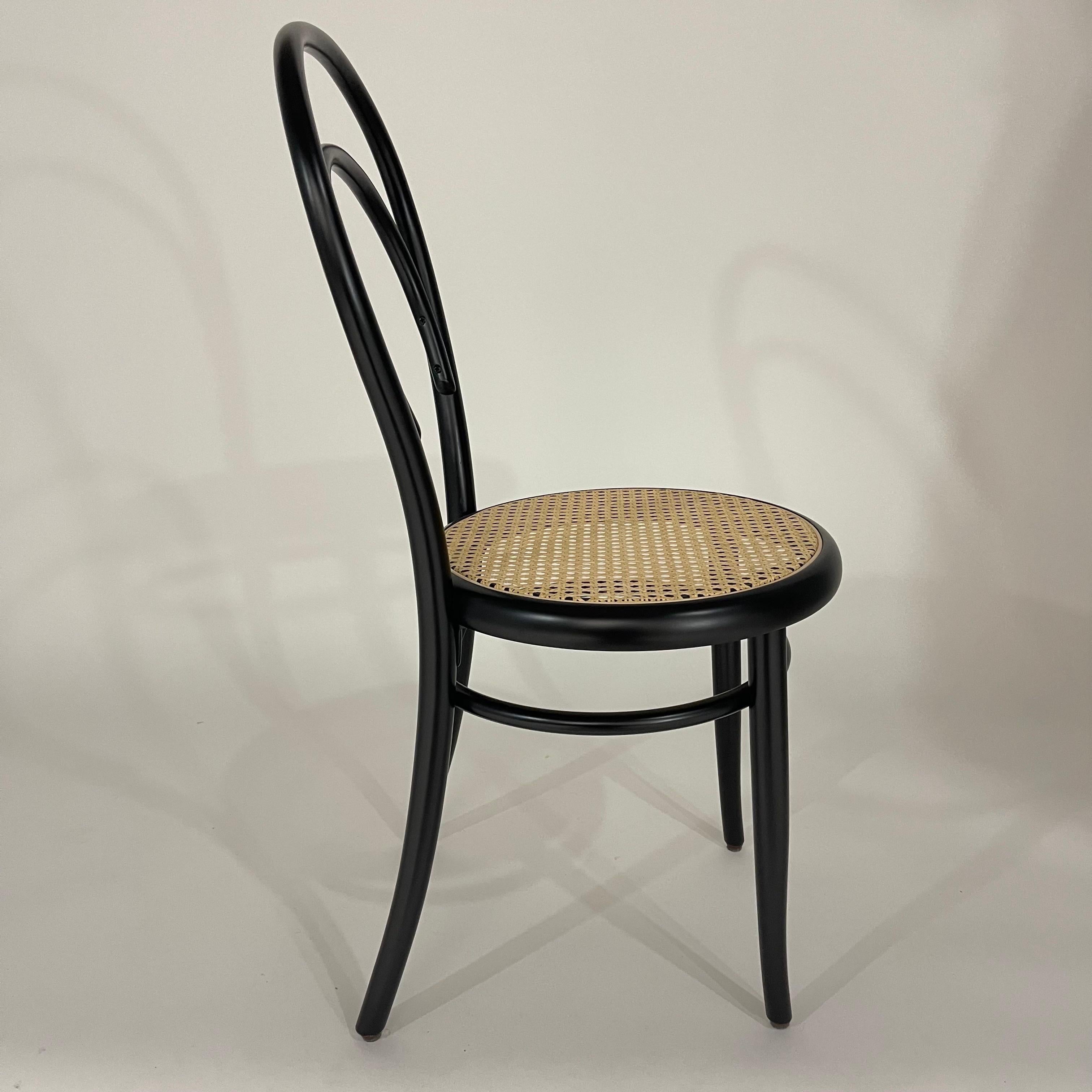 Michael Thonet N. 14 Bistro Dining Chair, Austria In Good Condition For Sale In Miami, FL