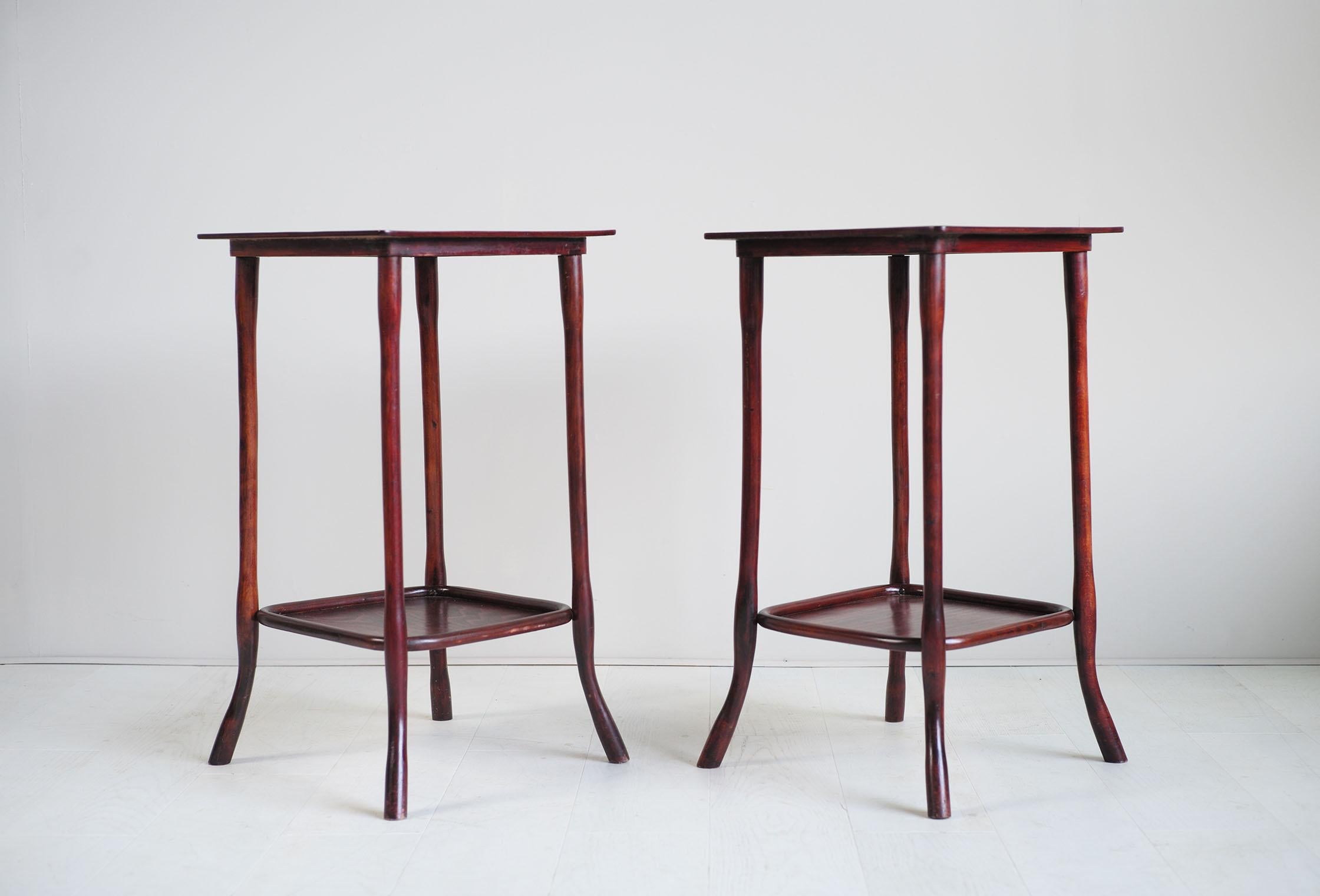 Michael Thonet, Pair of Servant Tables n ° 9136, Wien, 1910 In Good Condition In Catonvielle, FR