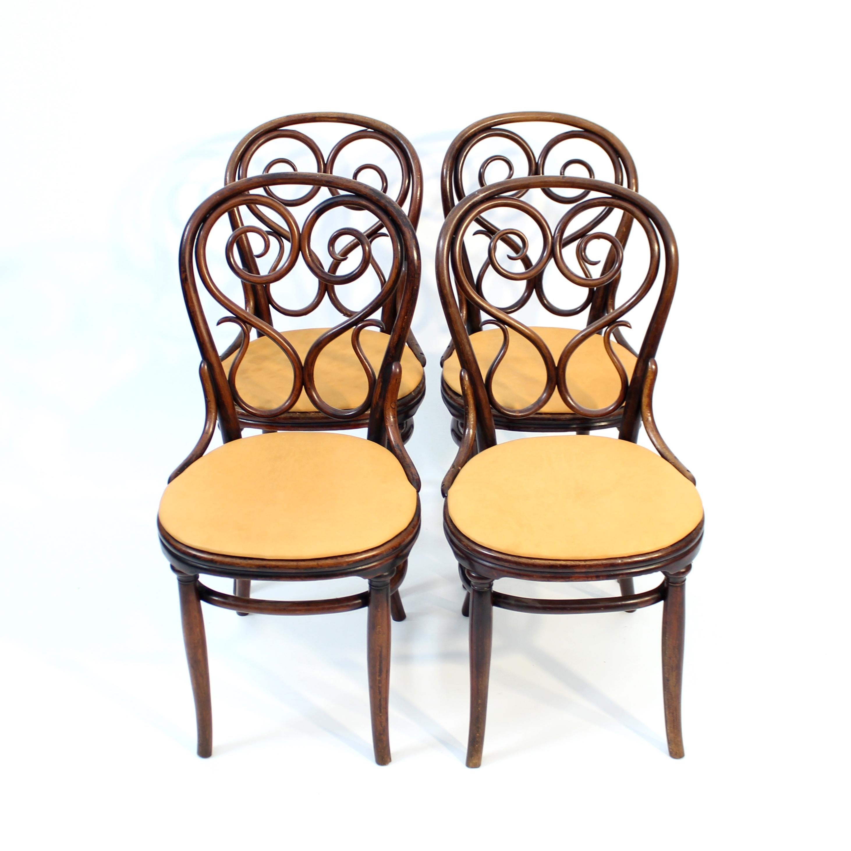Vienna Secession Michael Thonet, rare set of 4 Café Daum chairs for Thonet, 1849