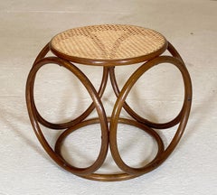 Michael Thonet Hocker-Beistelltisch aus Rohr und Bugholz, Österreich, 1960er Jahre