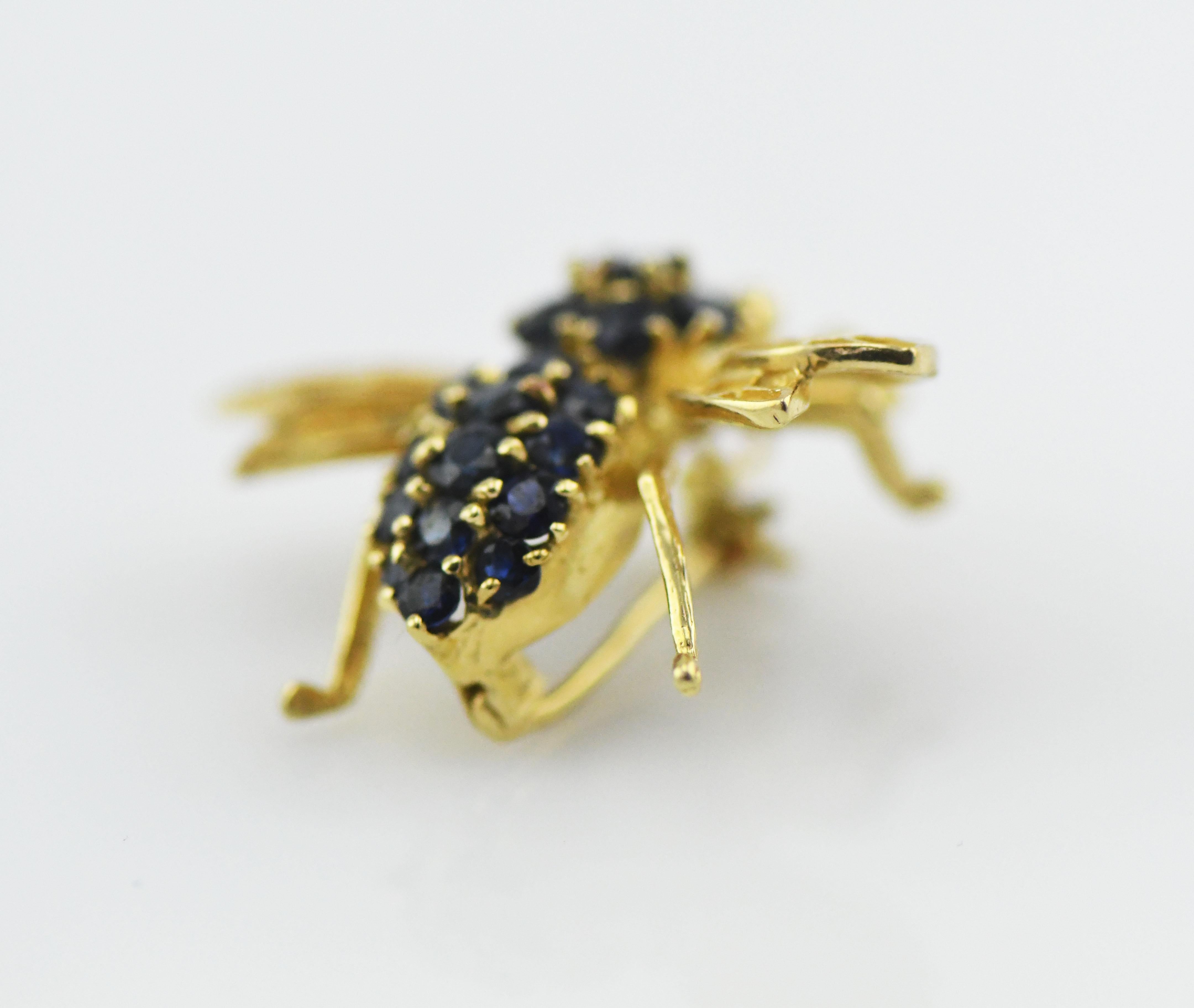 Round Cut Michael Valitutti 14 Karat Gold Bumble Bee with 20 Sapphires 1.47 Carat For Sale