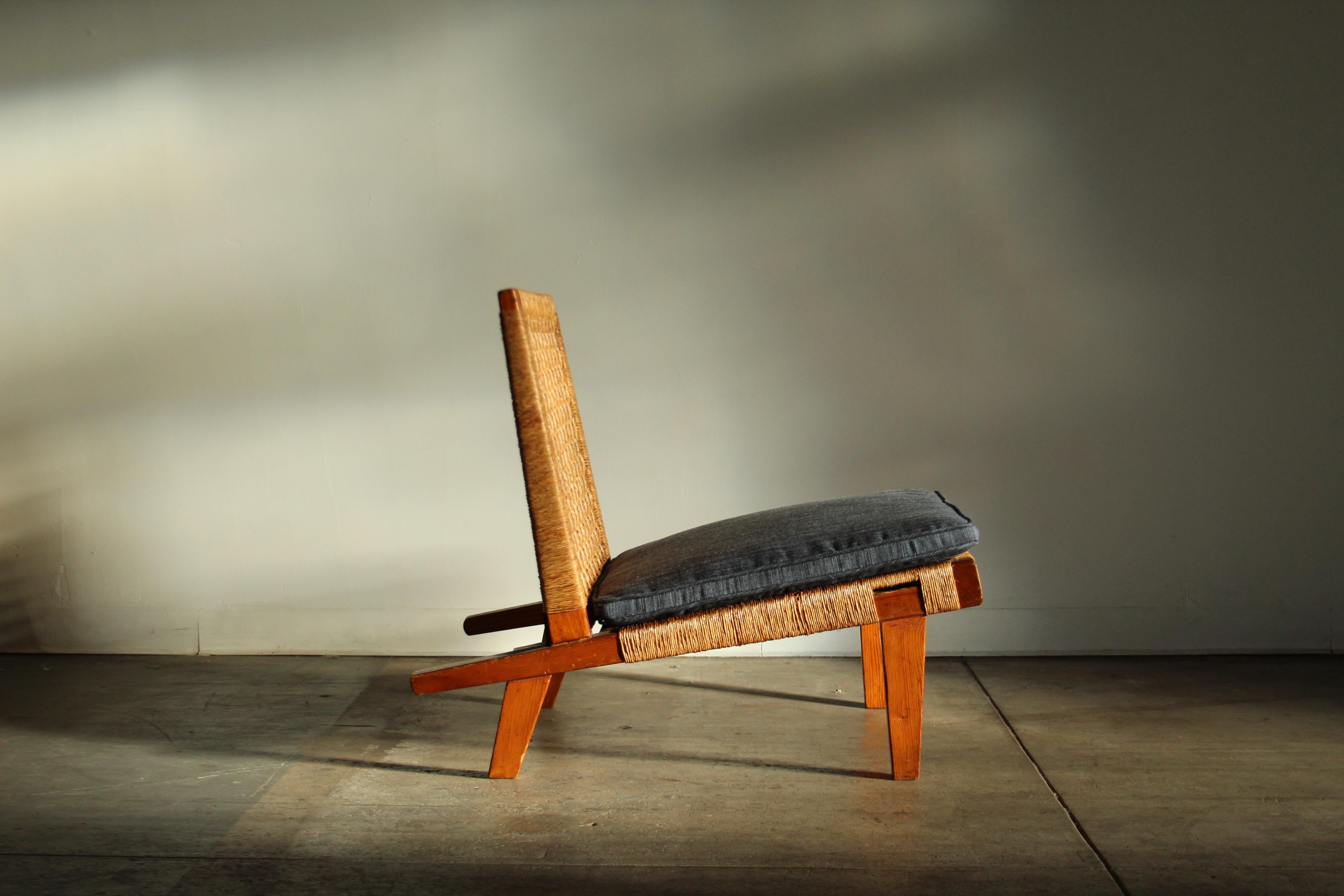 Mid-Century Modern Michael van Beuren Mexican Modernist Pine and Woven Palm Lounge Chair, 1940s For Sale