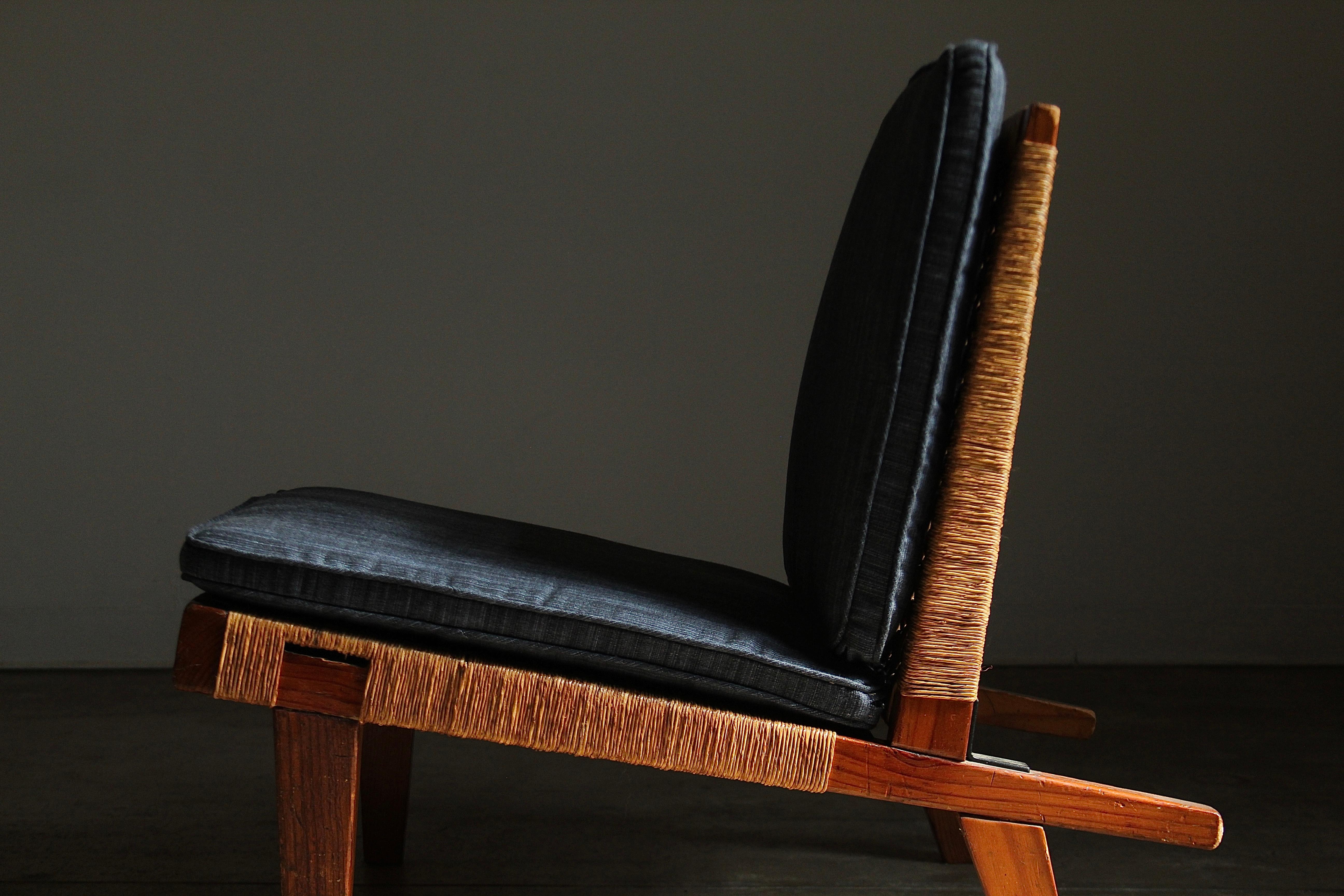 Cane Michael van Beuren Mexican Modernist Pine and Woven Palm Lounge Chair, 1940s